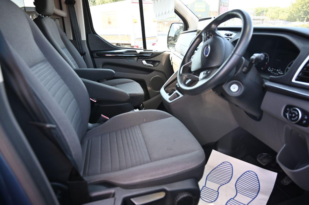 Ford Tourneo Custom view 20