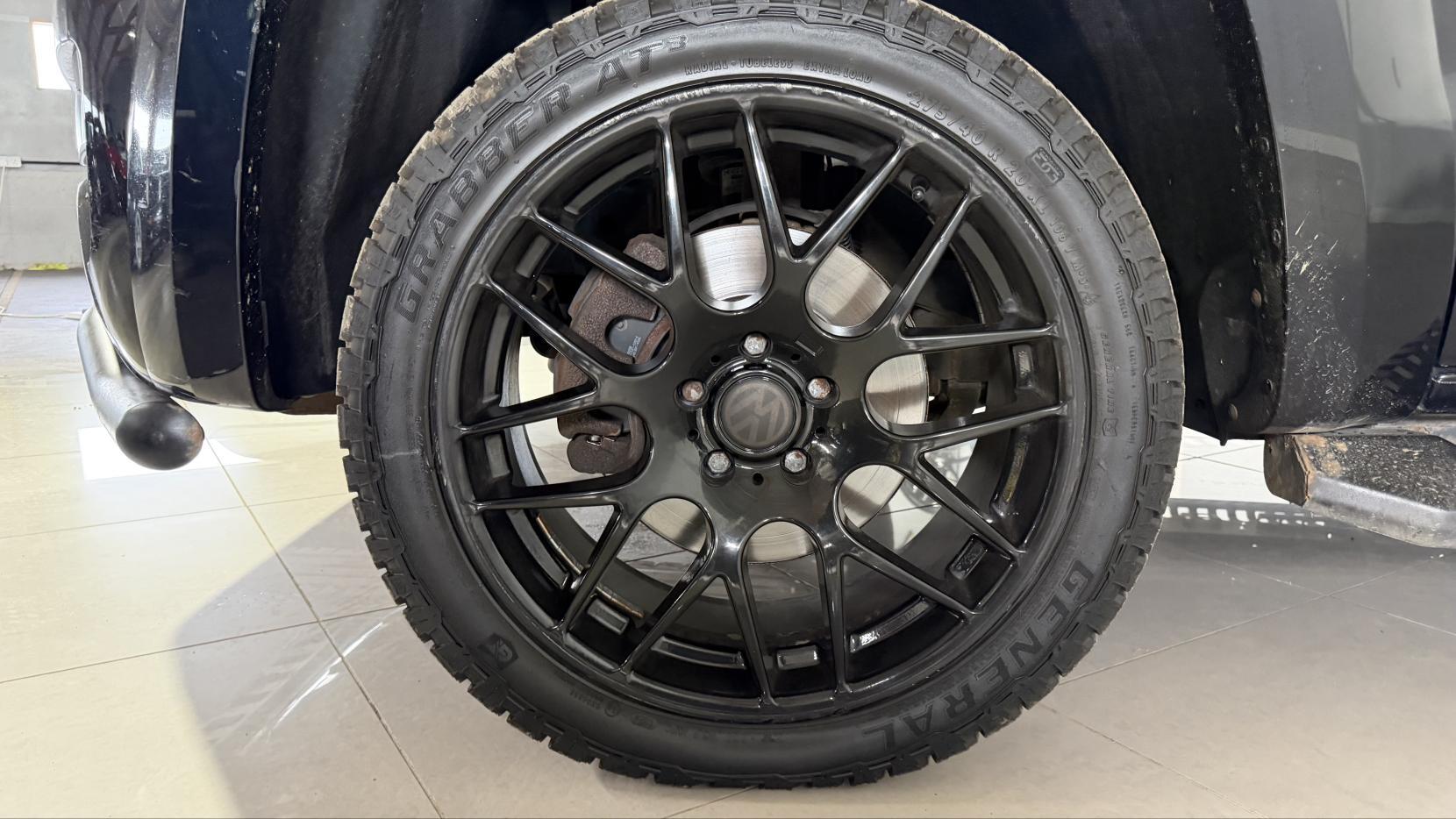 Volkswagen Amarok view 23