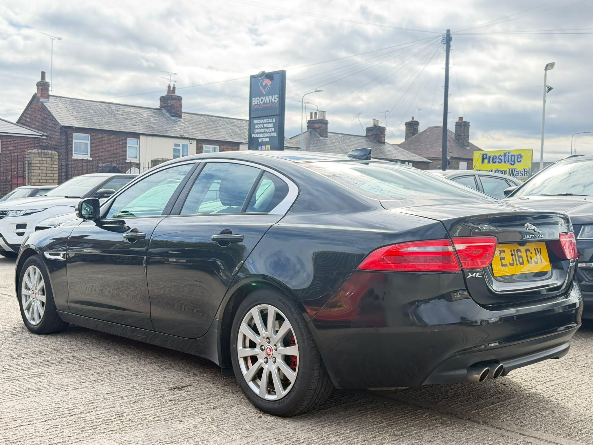 Jaguar XE view 4