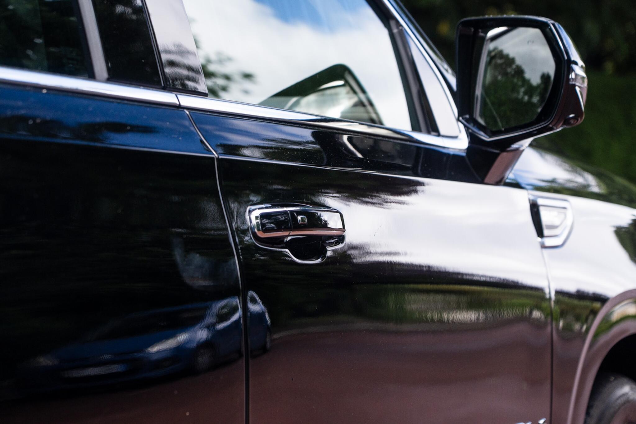 GMC Yukon view 19