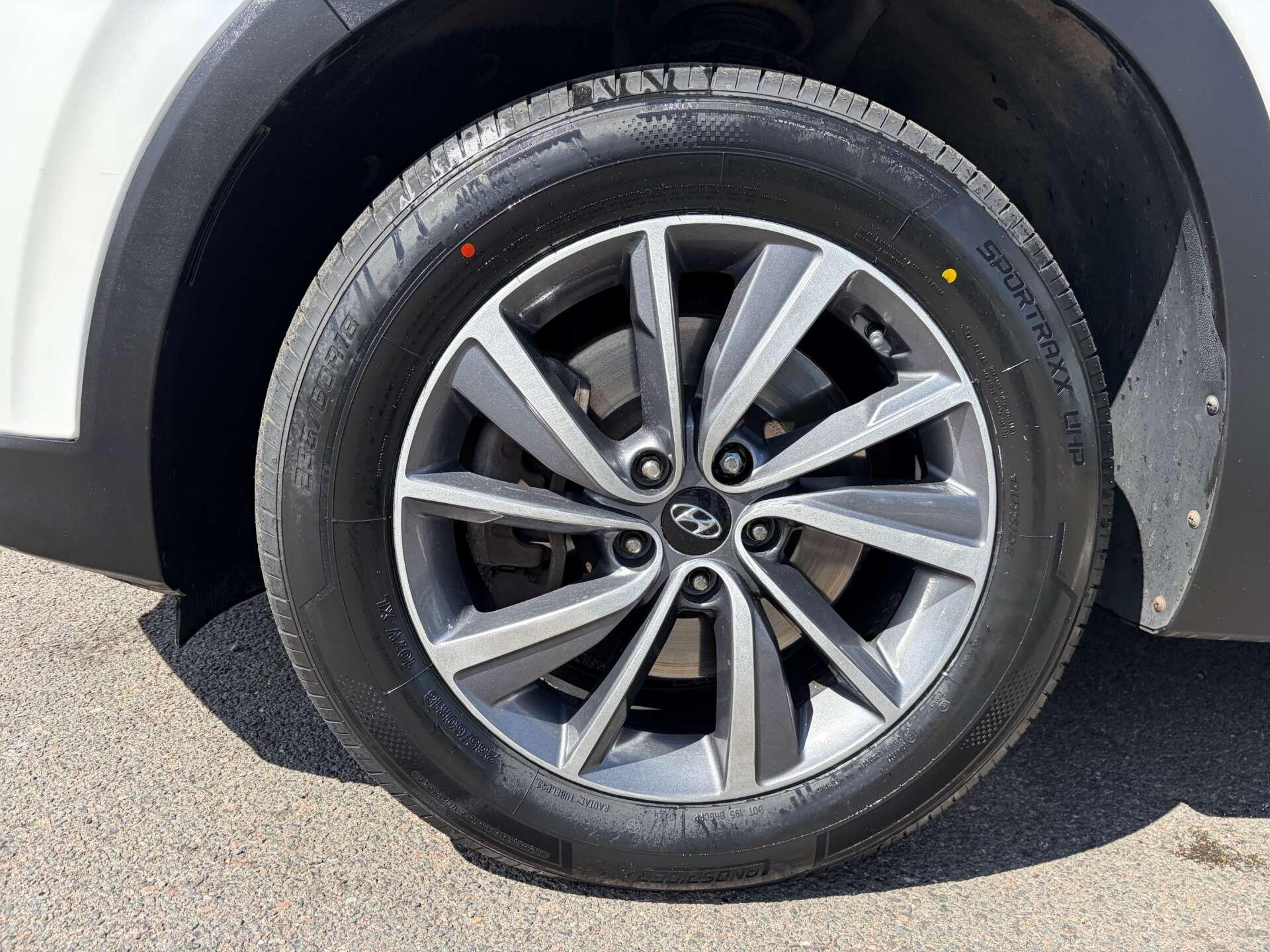 Hyundai Santa Fe view 10