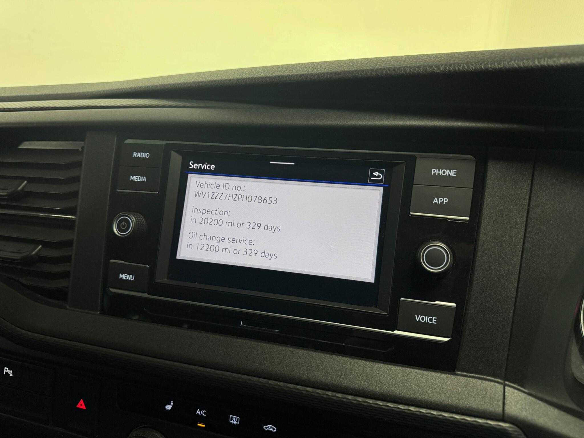 Volkswagen Transporter view 51