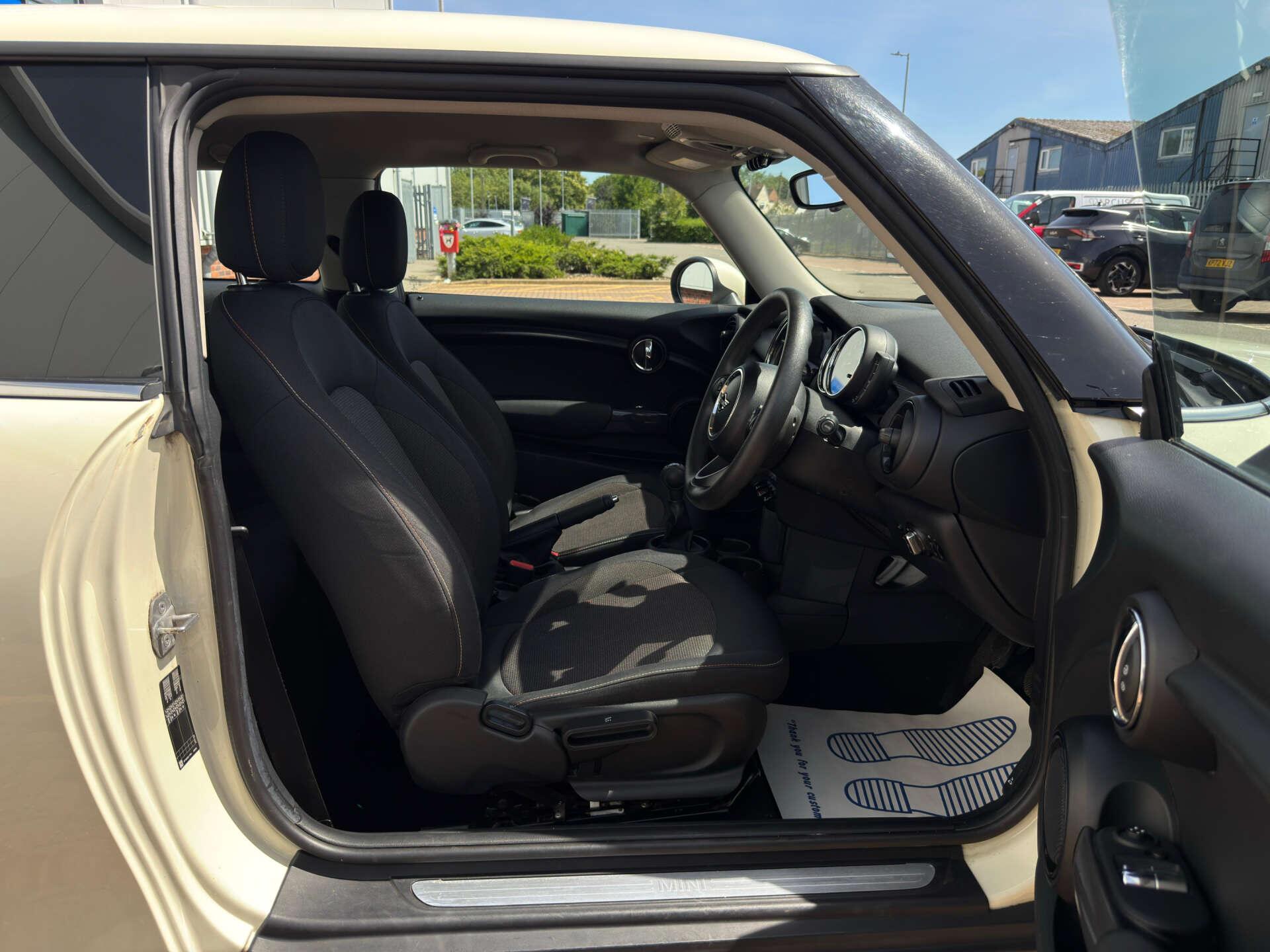 Mini Cooper view 22