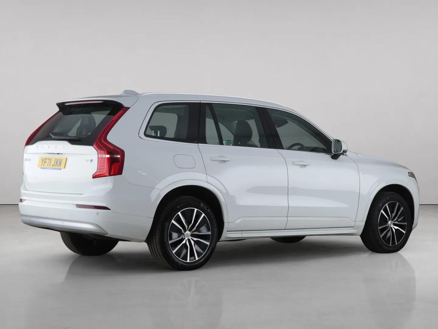 Volvo XC90 view 6