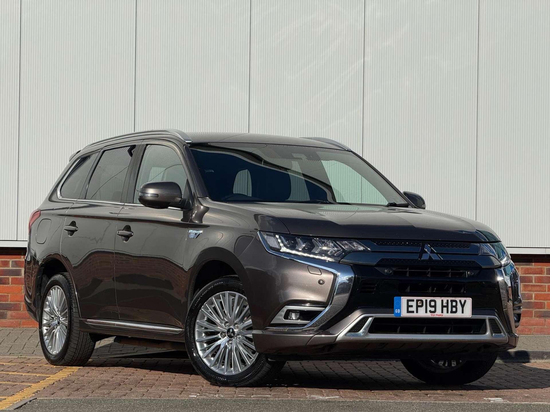 Mitsubishi Outlander view 10