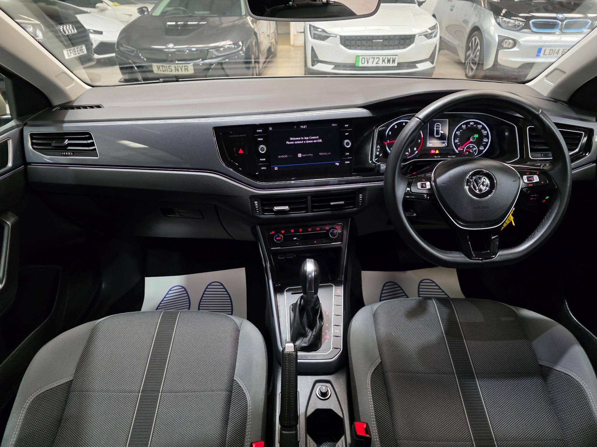 Volkswagen Polo view 5