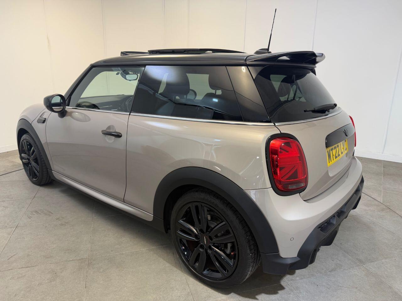 Mini Cooper view 11
