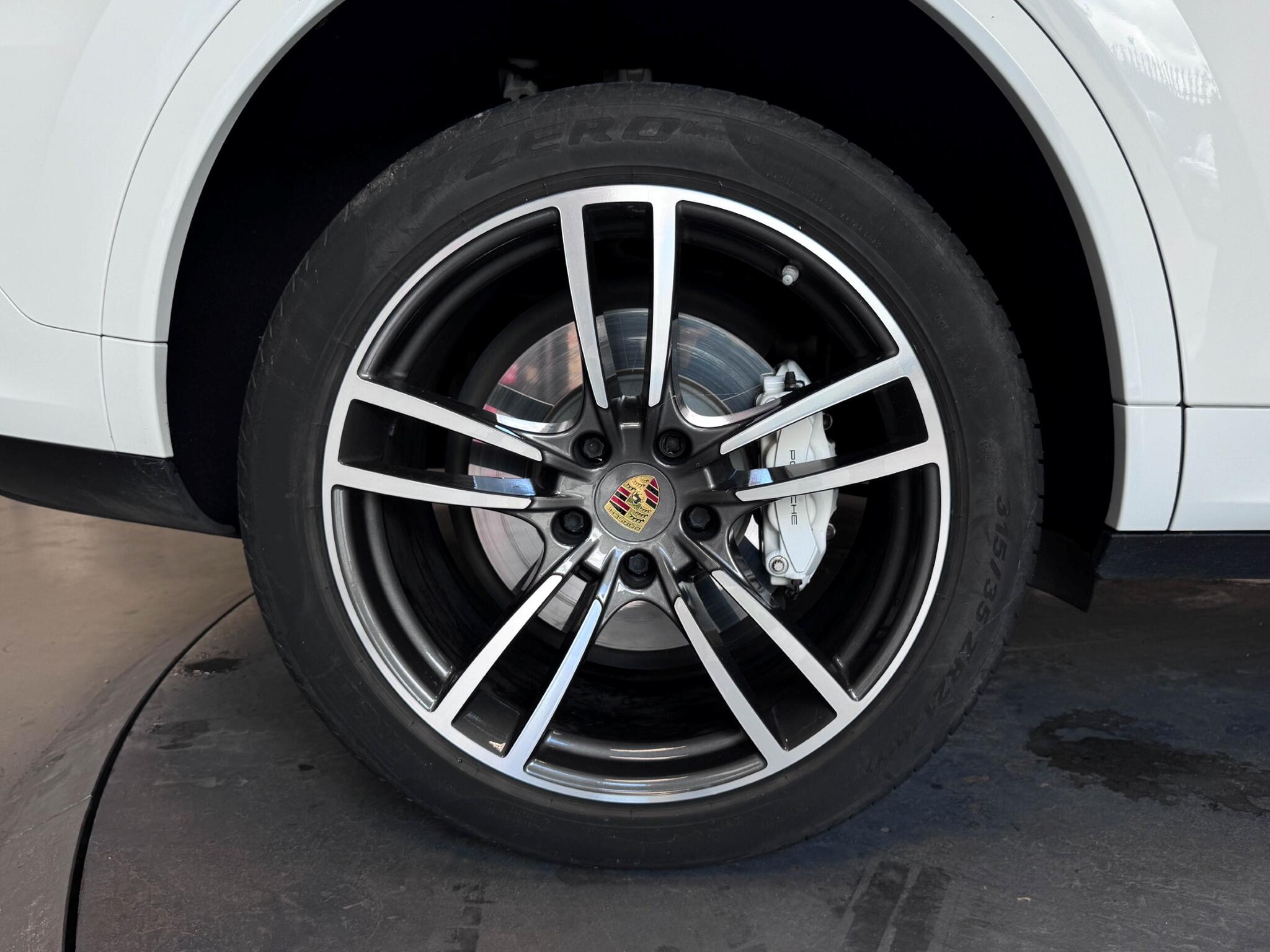 Porsche Cayenne view 78