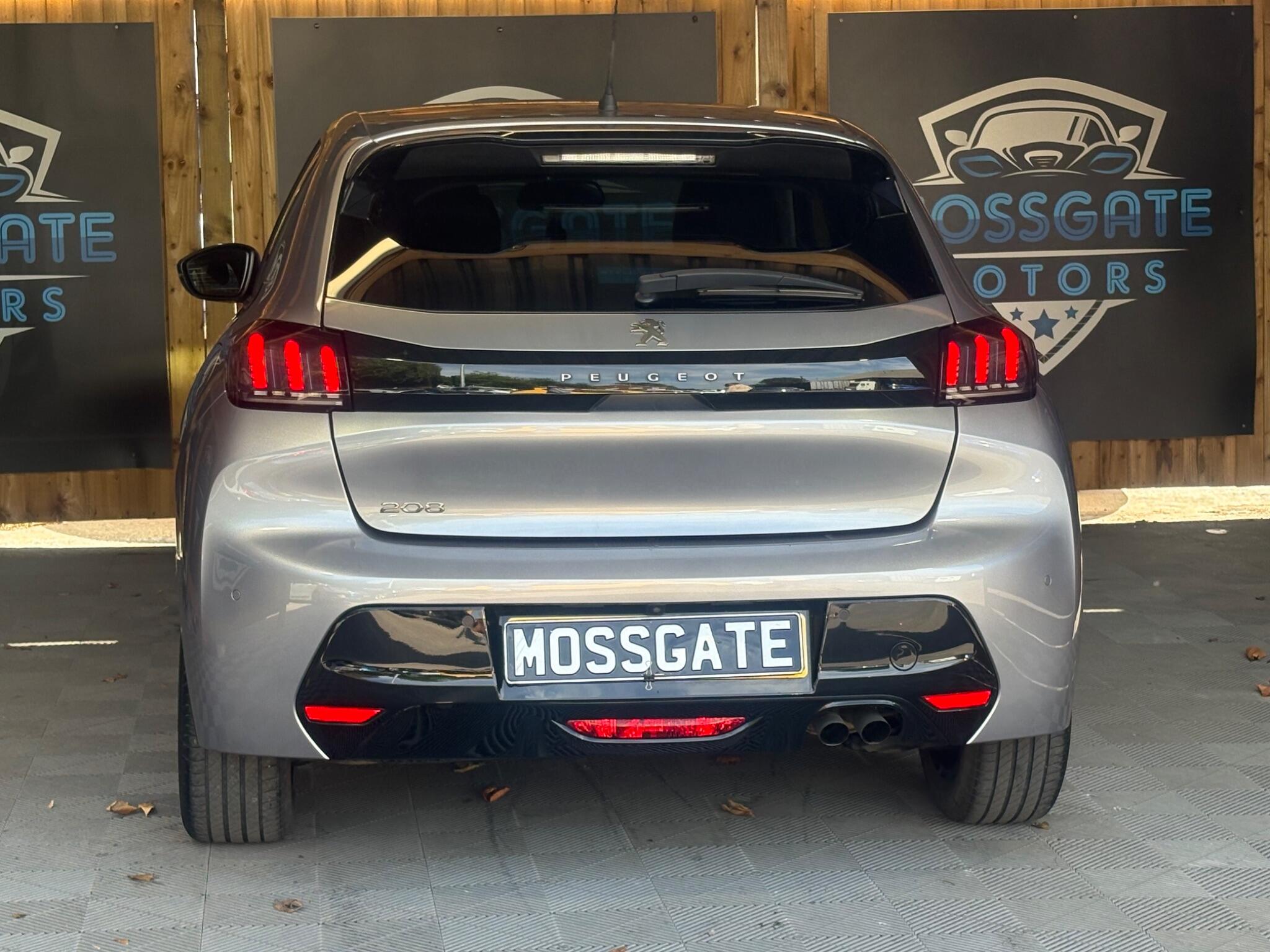 Peugeot 208 view 8