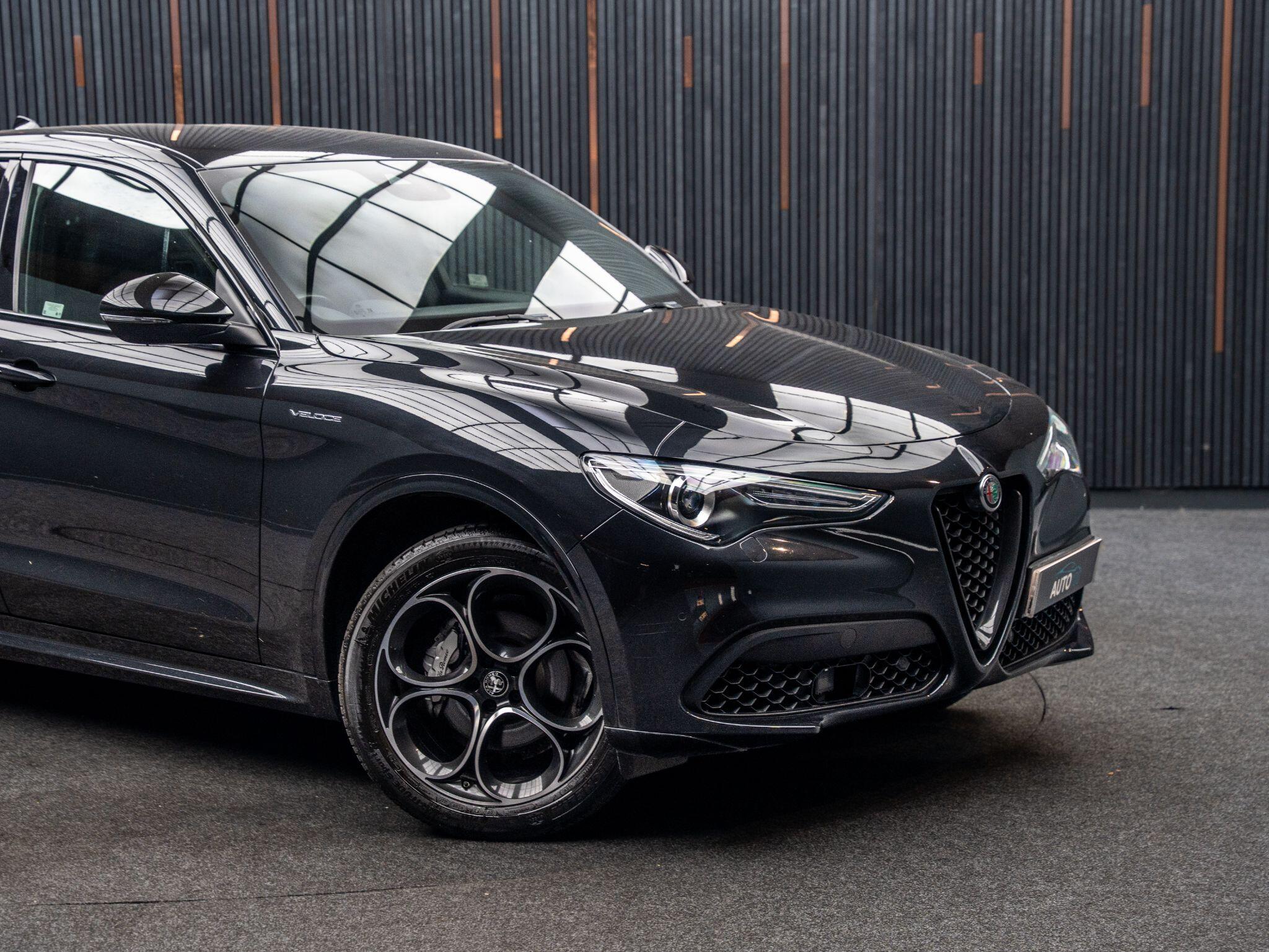 Alfa Romeo Stelvio view 9