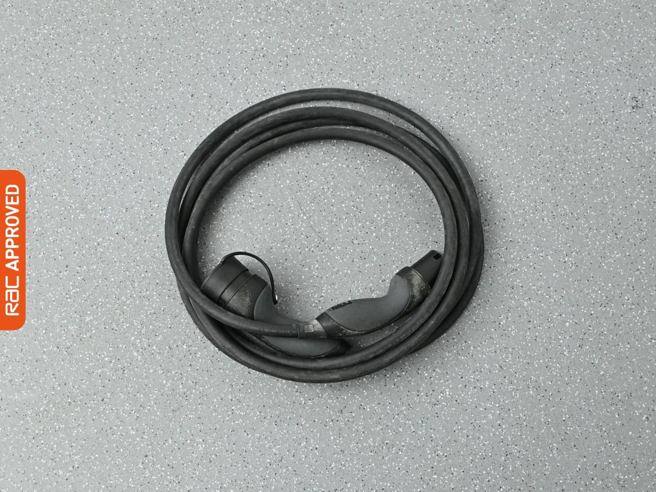 Mercedes-Benz Eqb view 36
