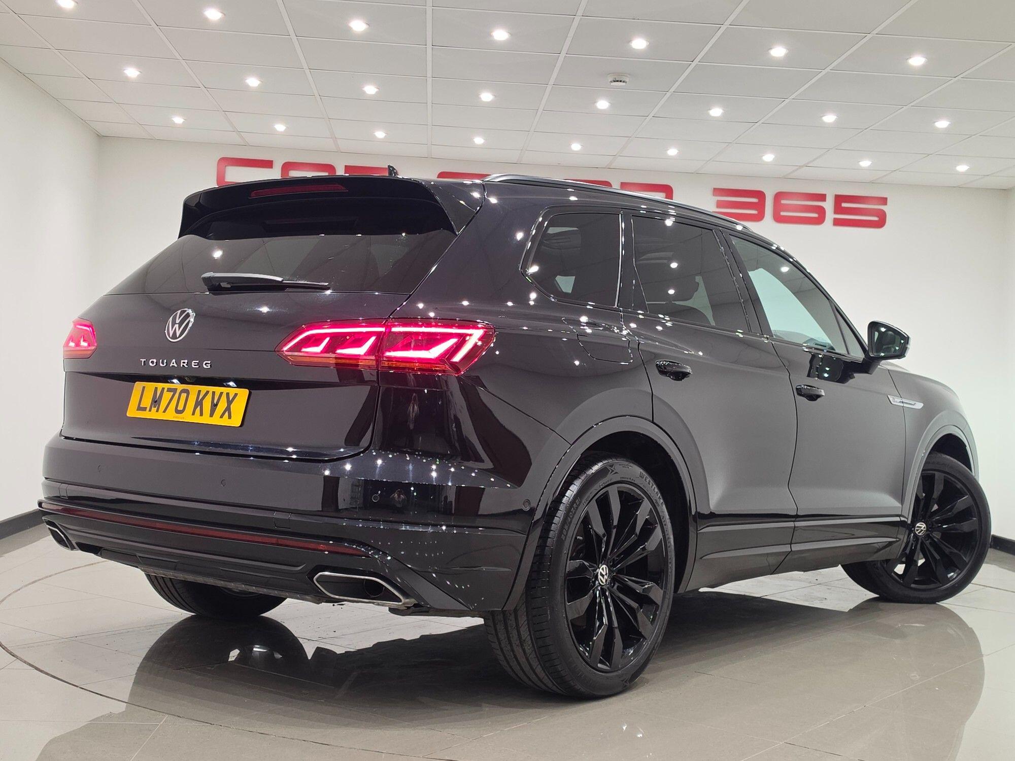 Volkswagen Touareg view 7