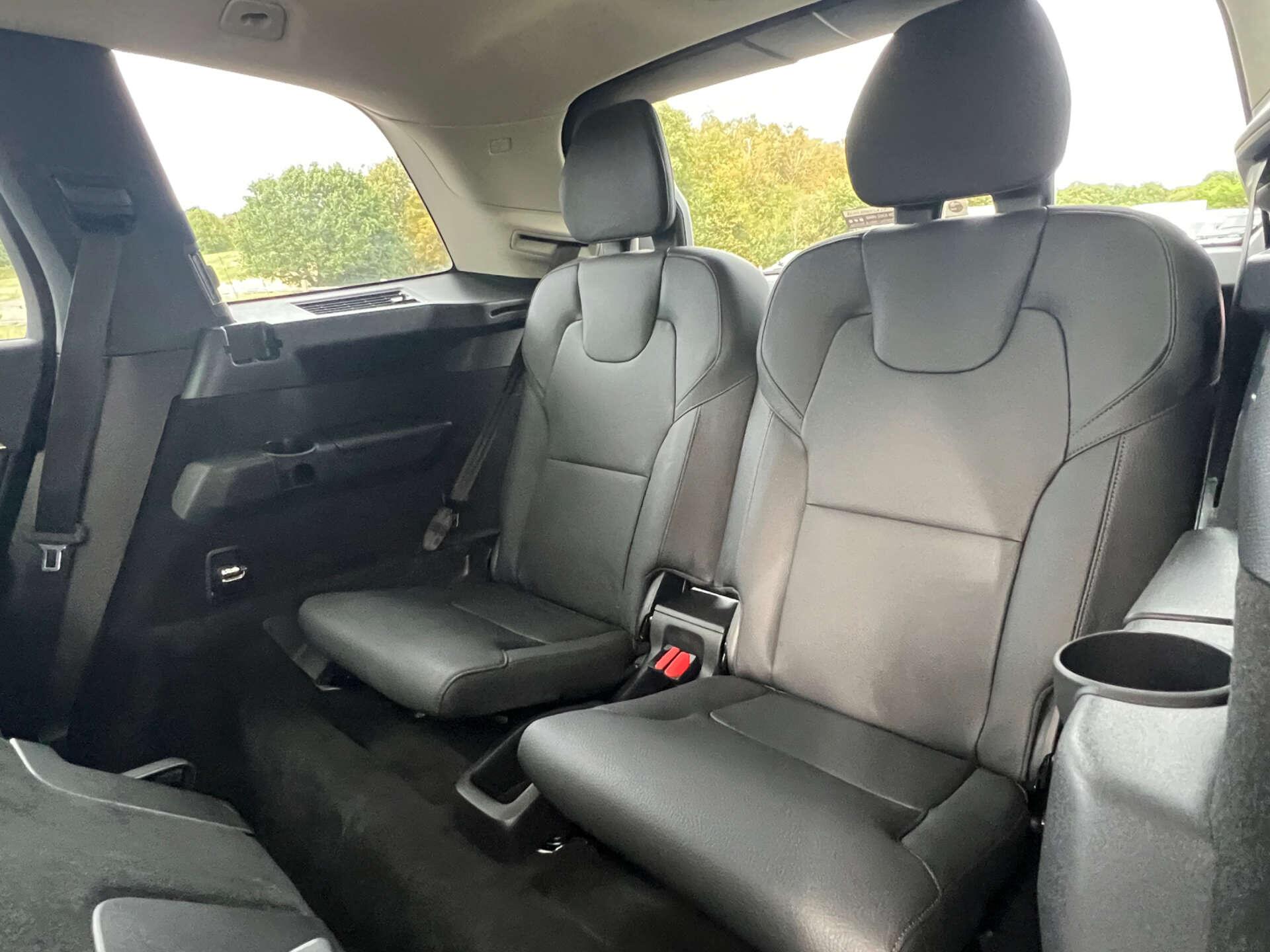 Volvo XC90 view 19