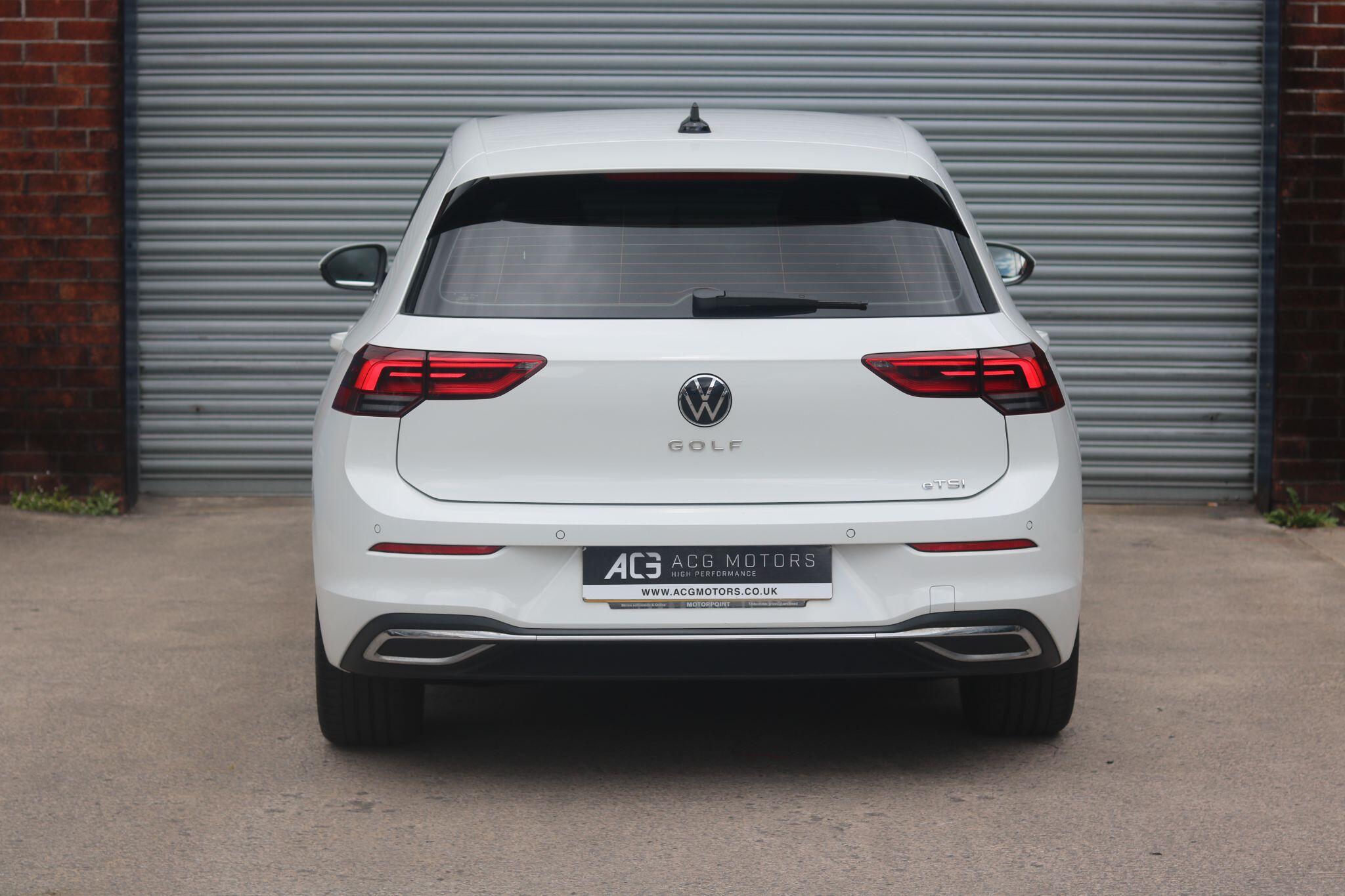 Volkswagen Golf view 4