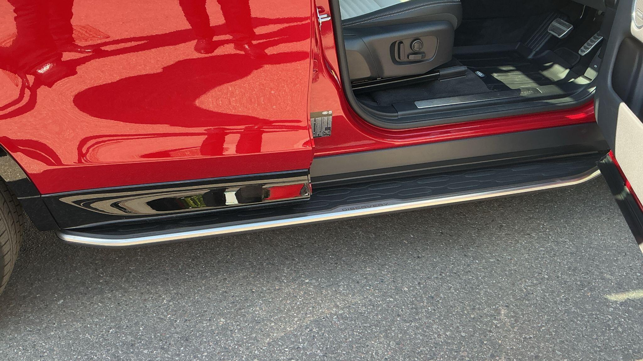Land Rover Discovery Sport view 32