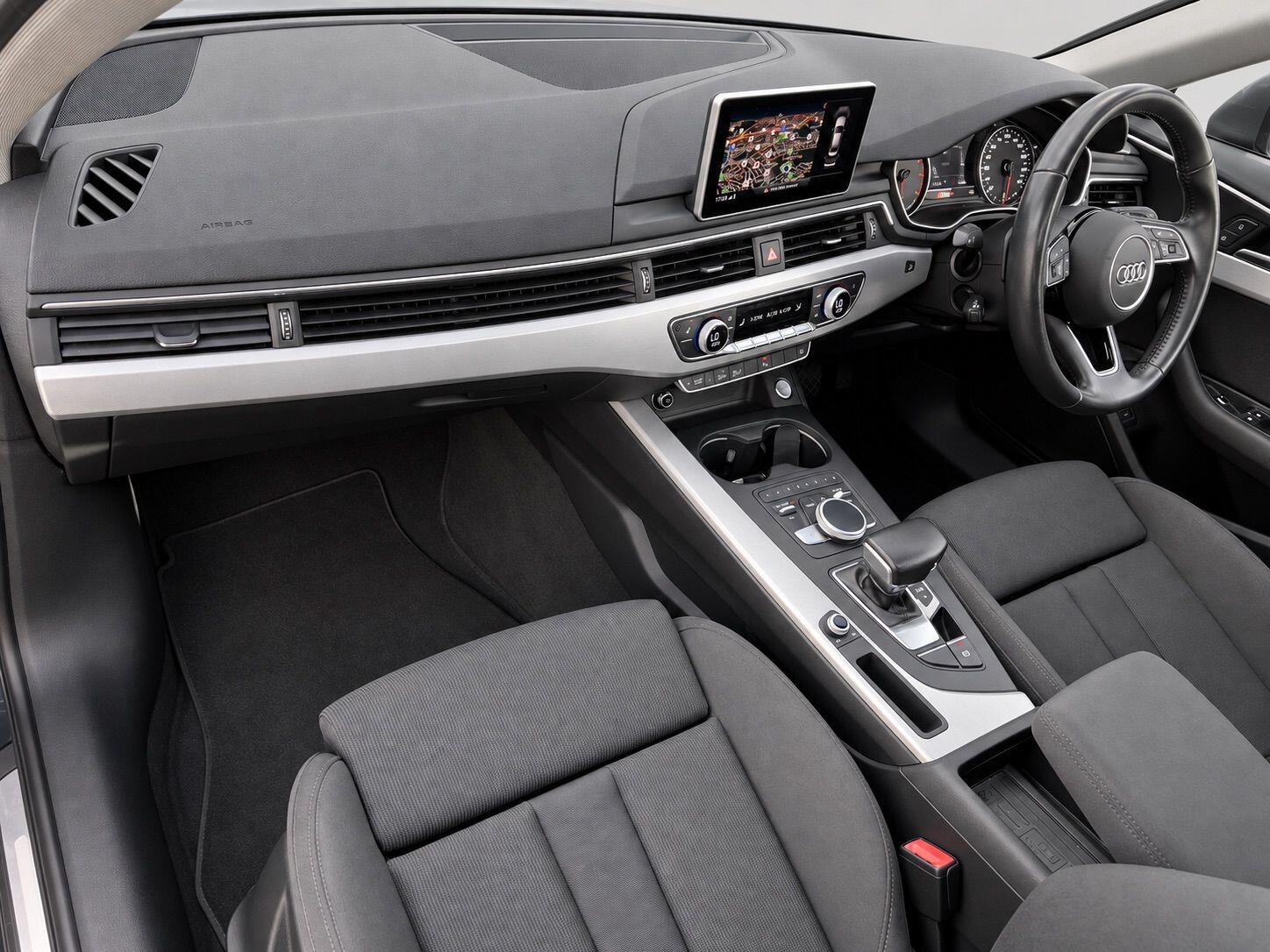 Audi A4 view 35