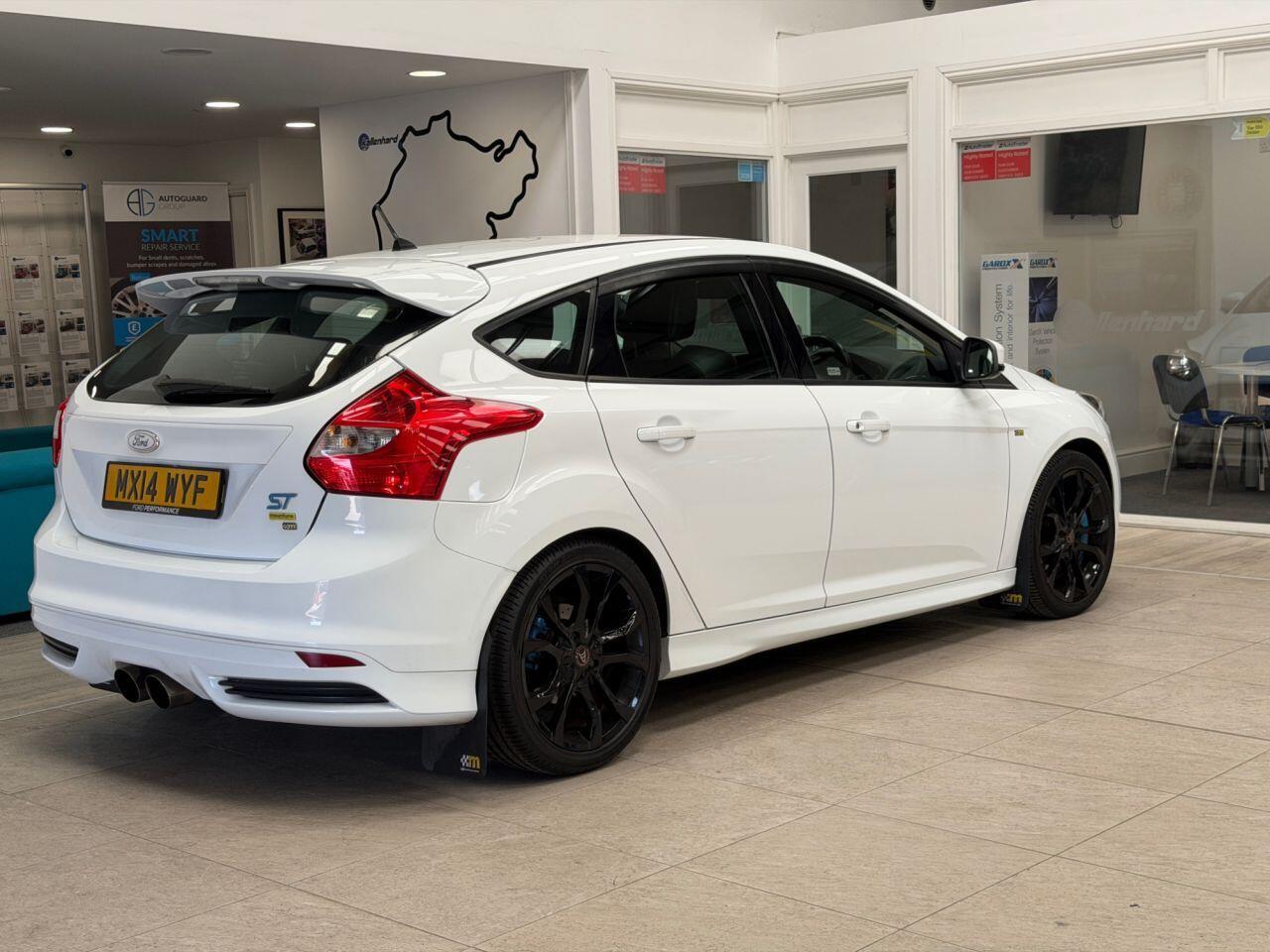 Ford Focus view 44
