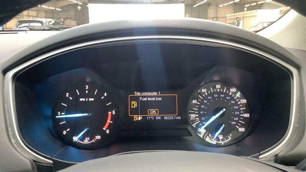 Ford Mondeo view 8