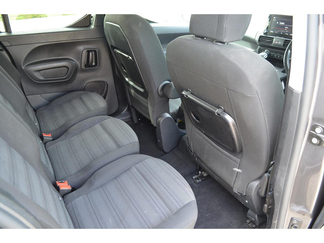 Vauxhall Combo Life view 19