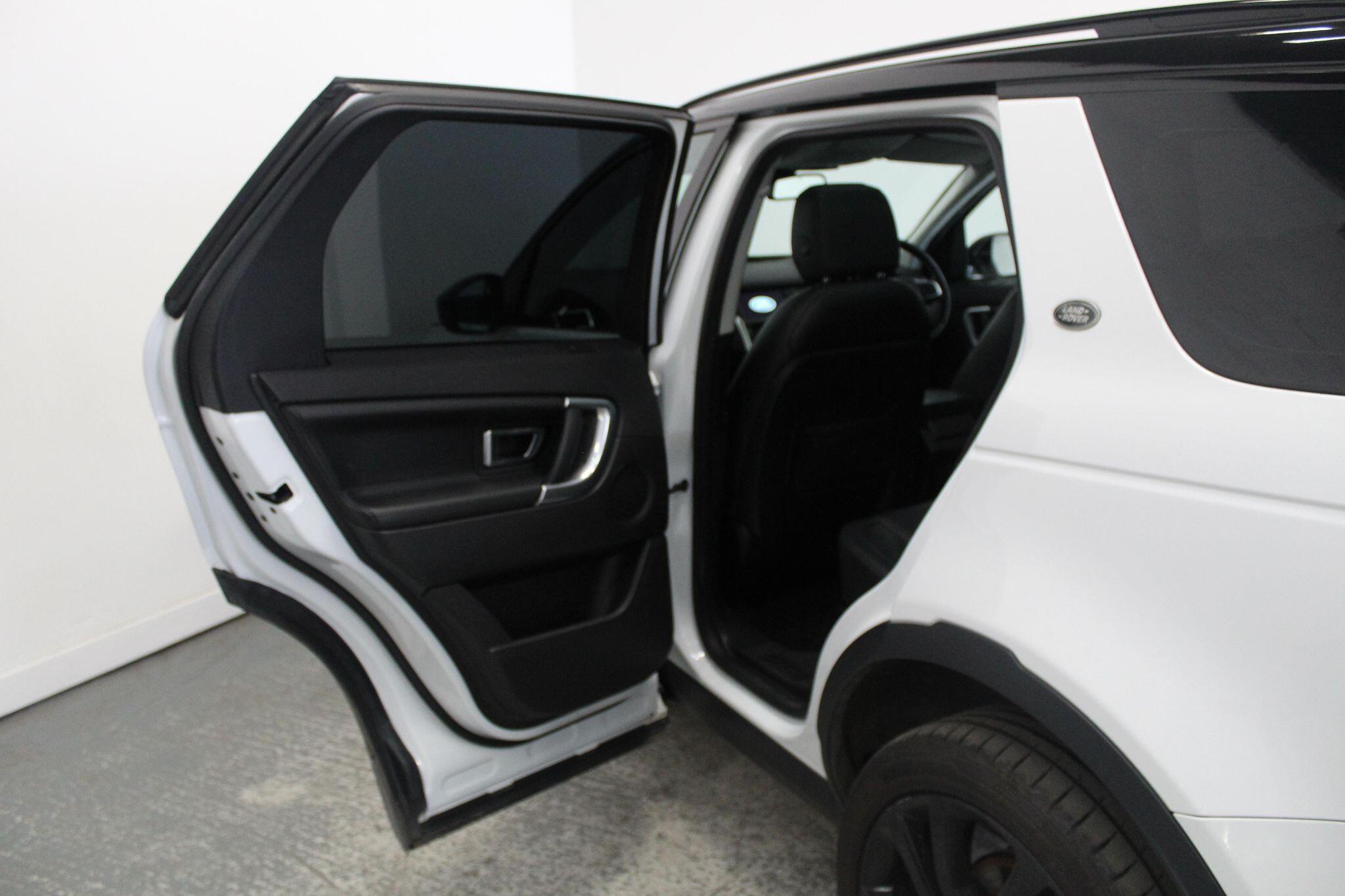 Land Rover Discovery Sport view 29