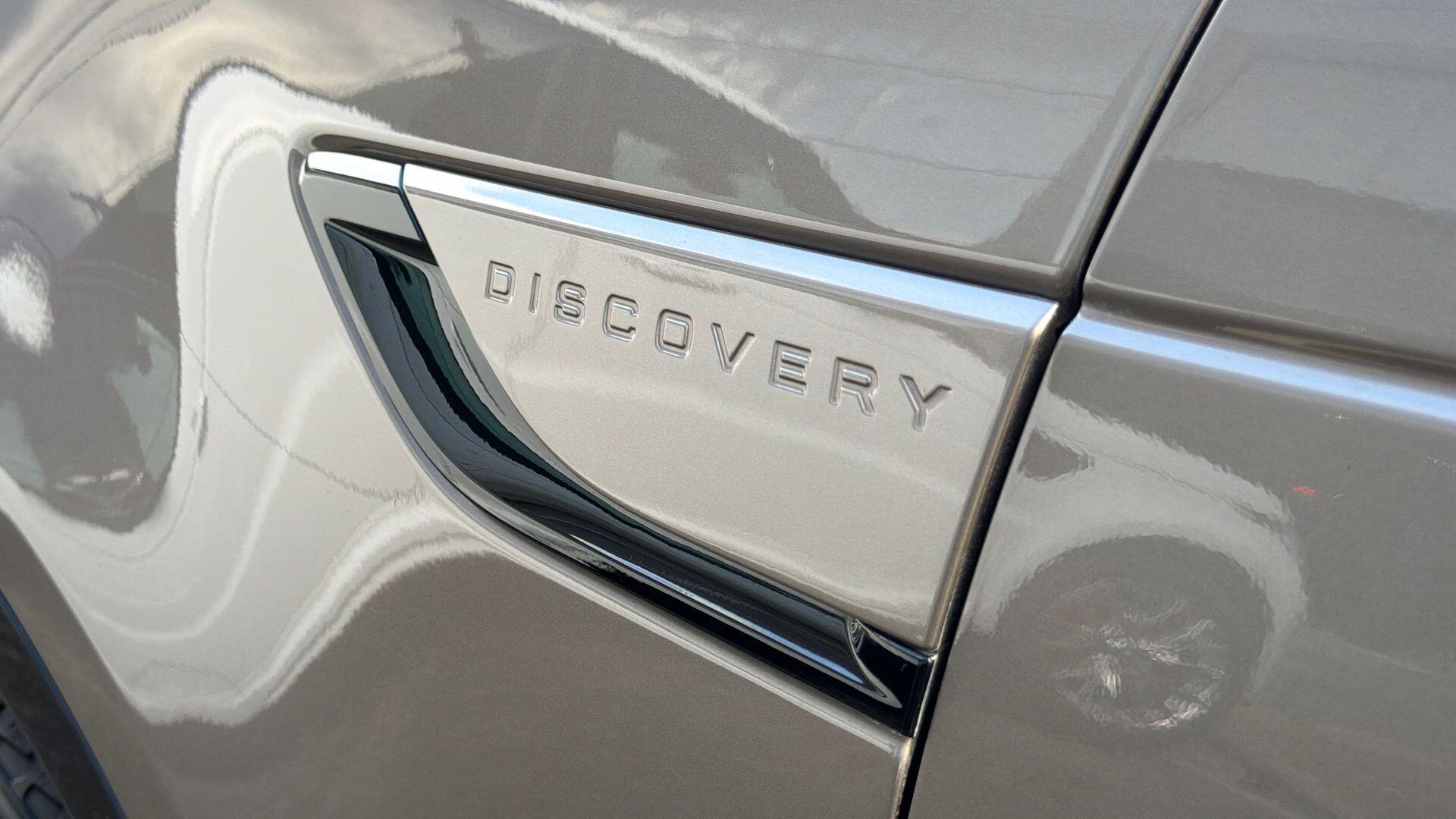 Land Rover Discovery view 22