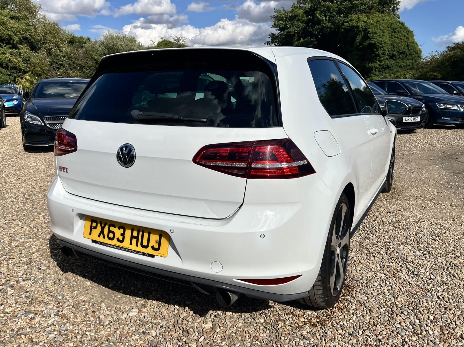 Volkswagen Golf view 4