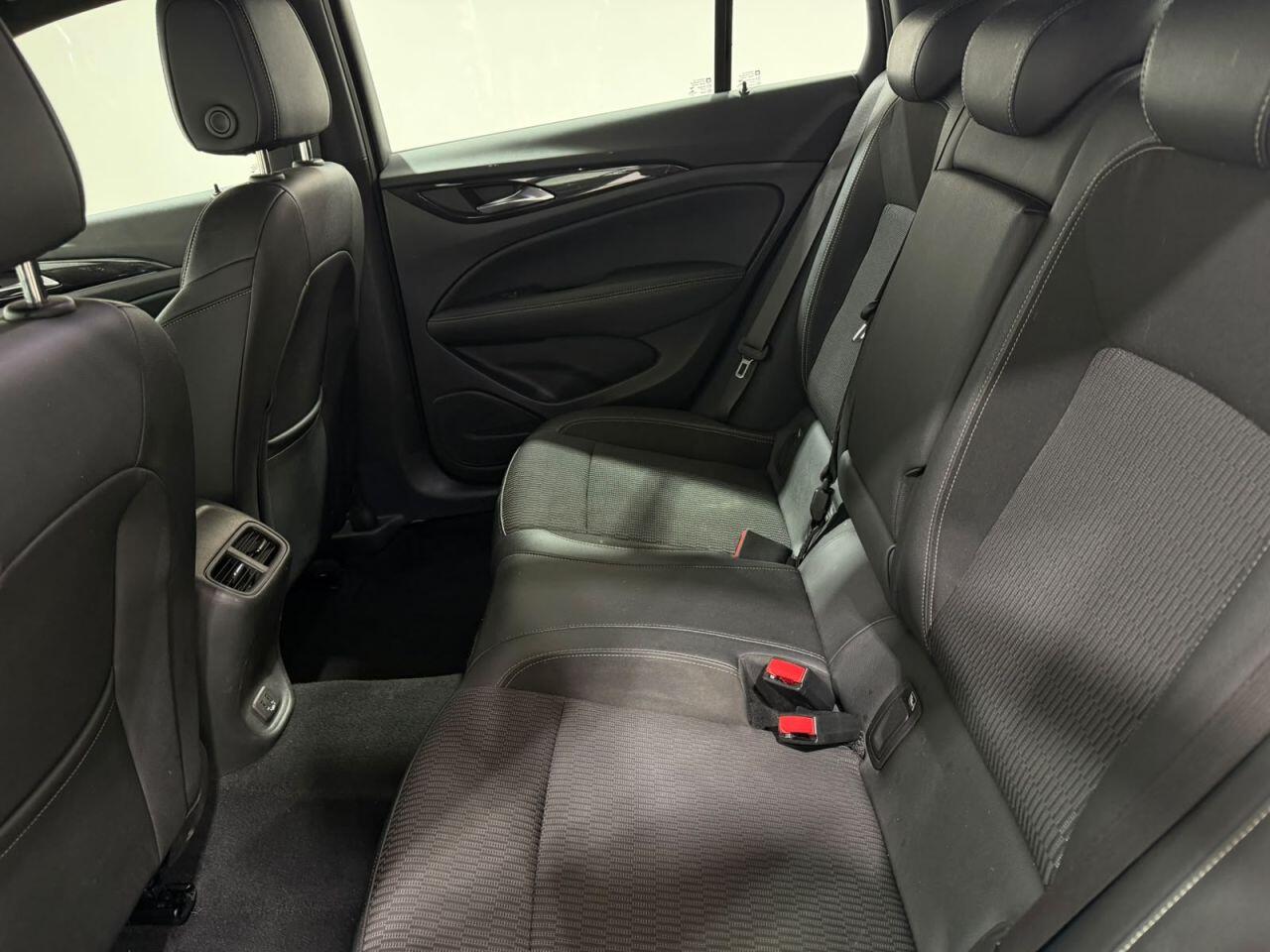 Vauxhall Insignia view 27
