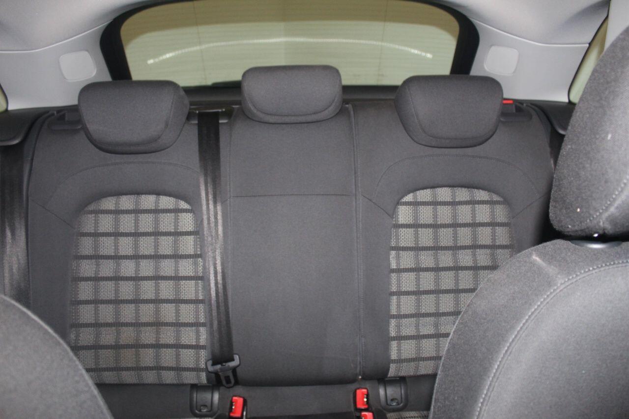 Audi Q3 view 53