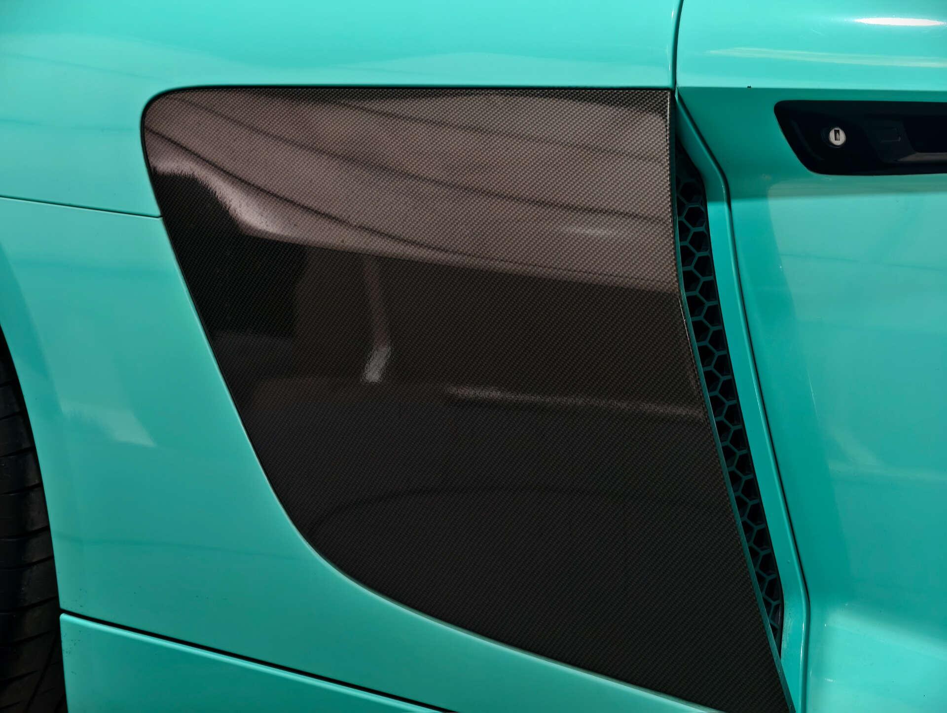 Audi R8 view 15