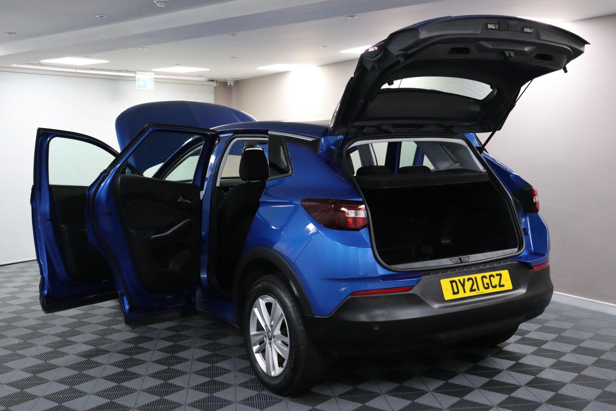 Vauxhall Grandland X view 21