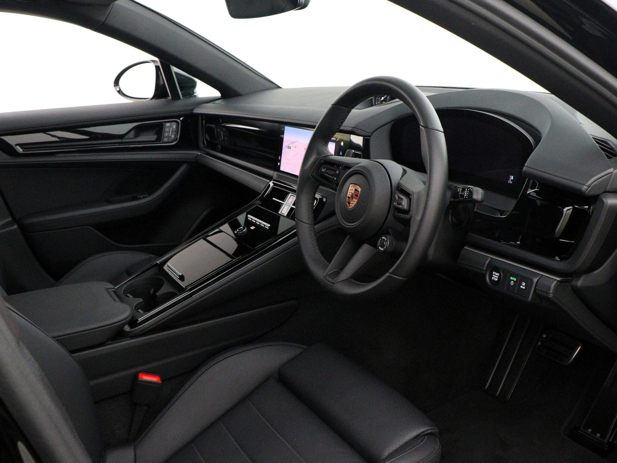 Porsche Panamera view 39