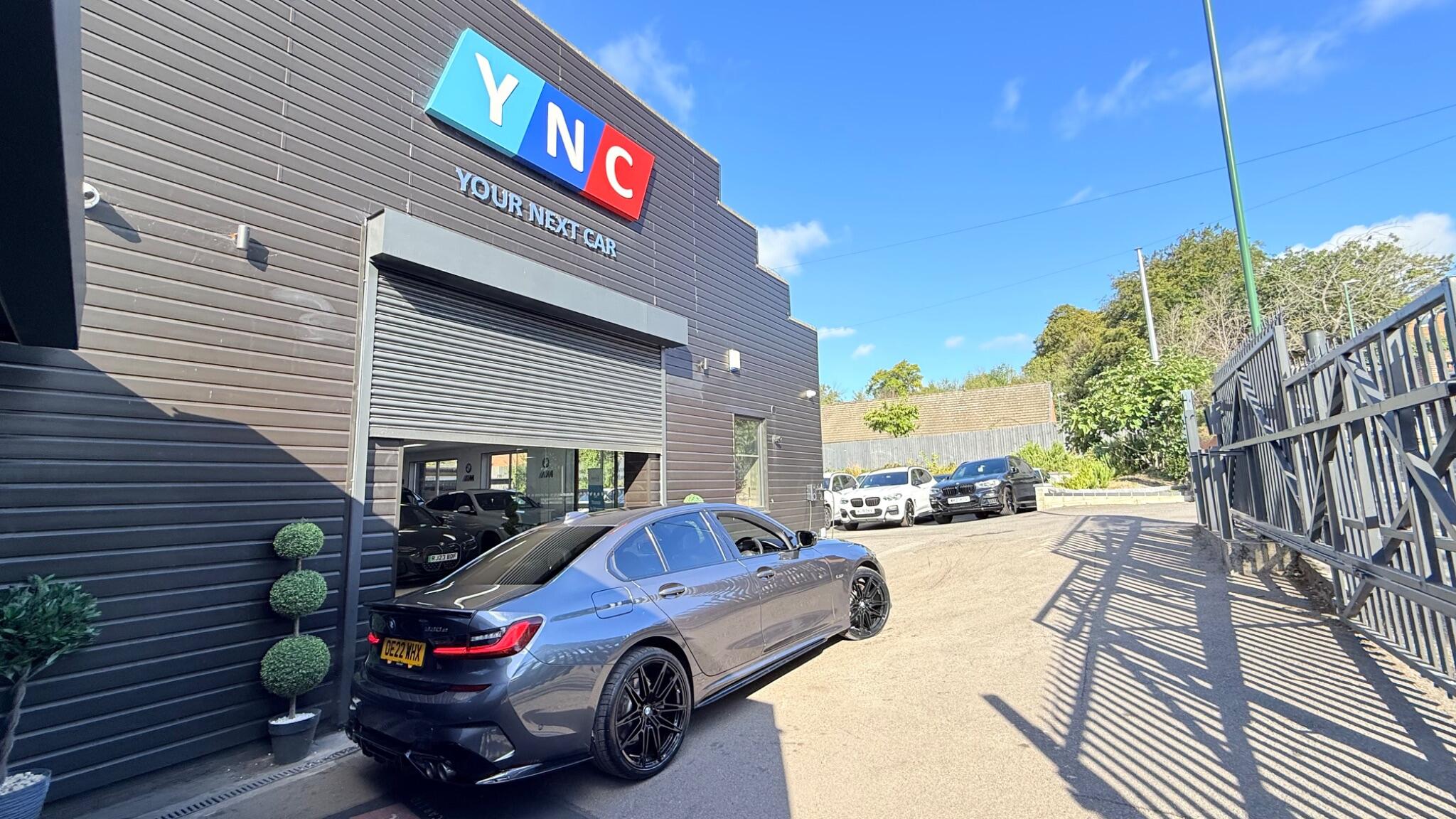 BMW 3 Series view 6