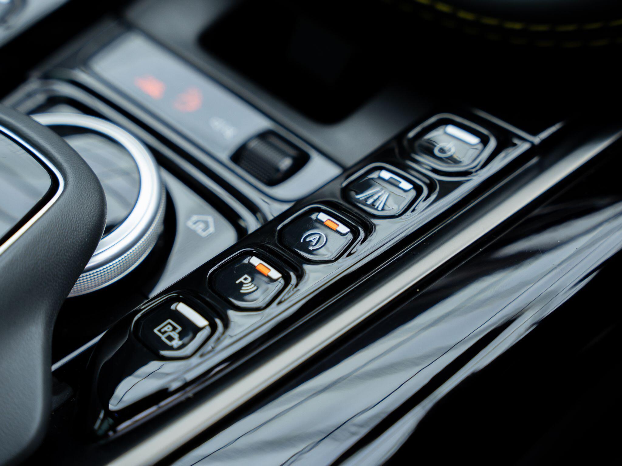 Aston Martin DBX view 24