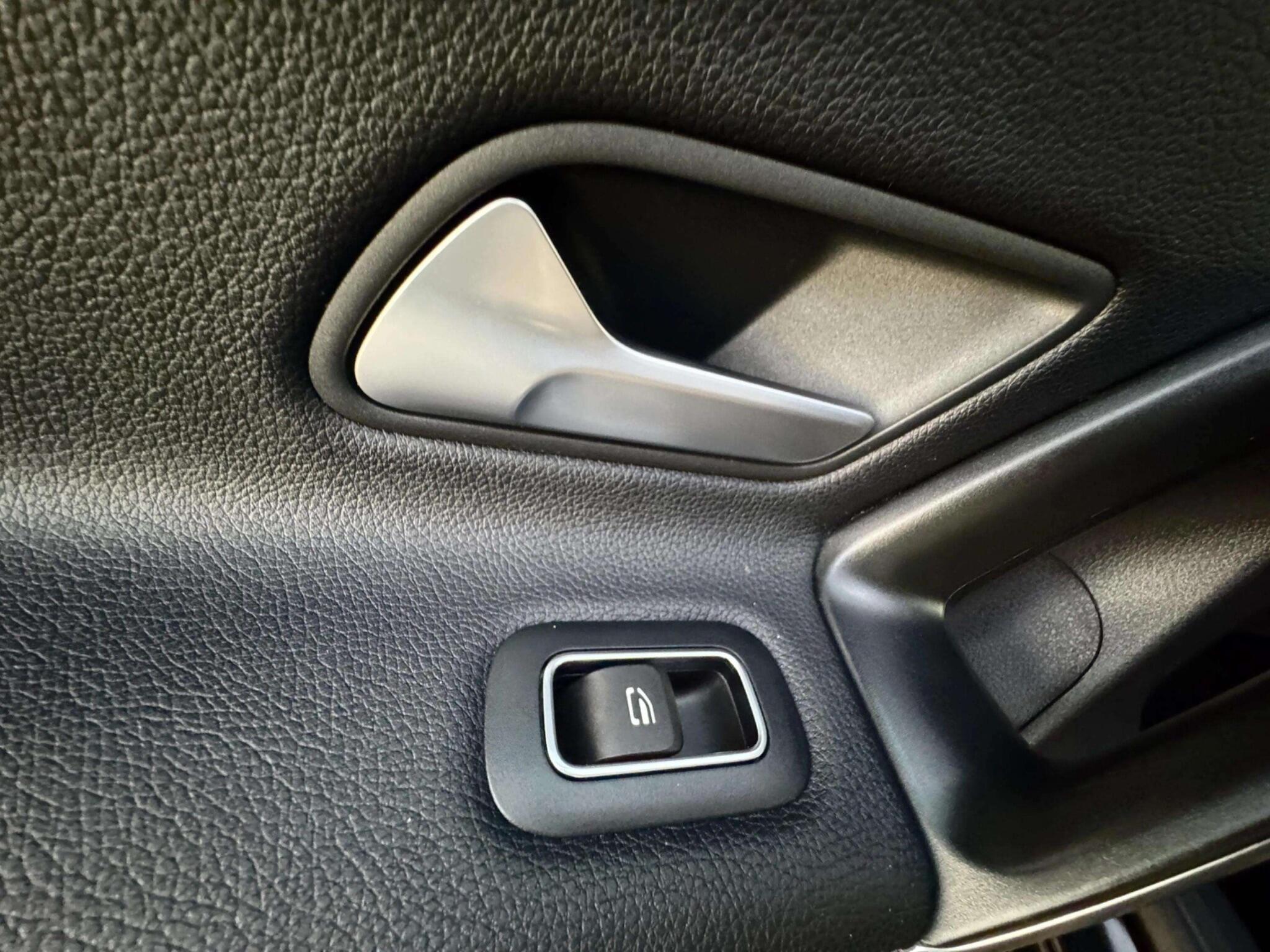 Mercedes-Benz A-Class view 43