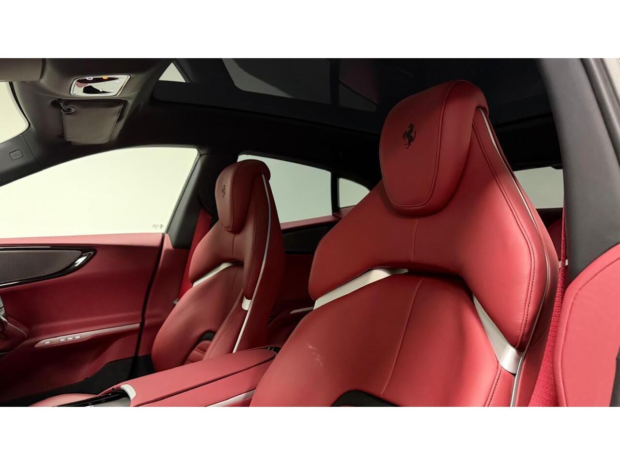 Ferrari Purosangue view 32