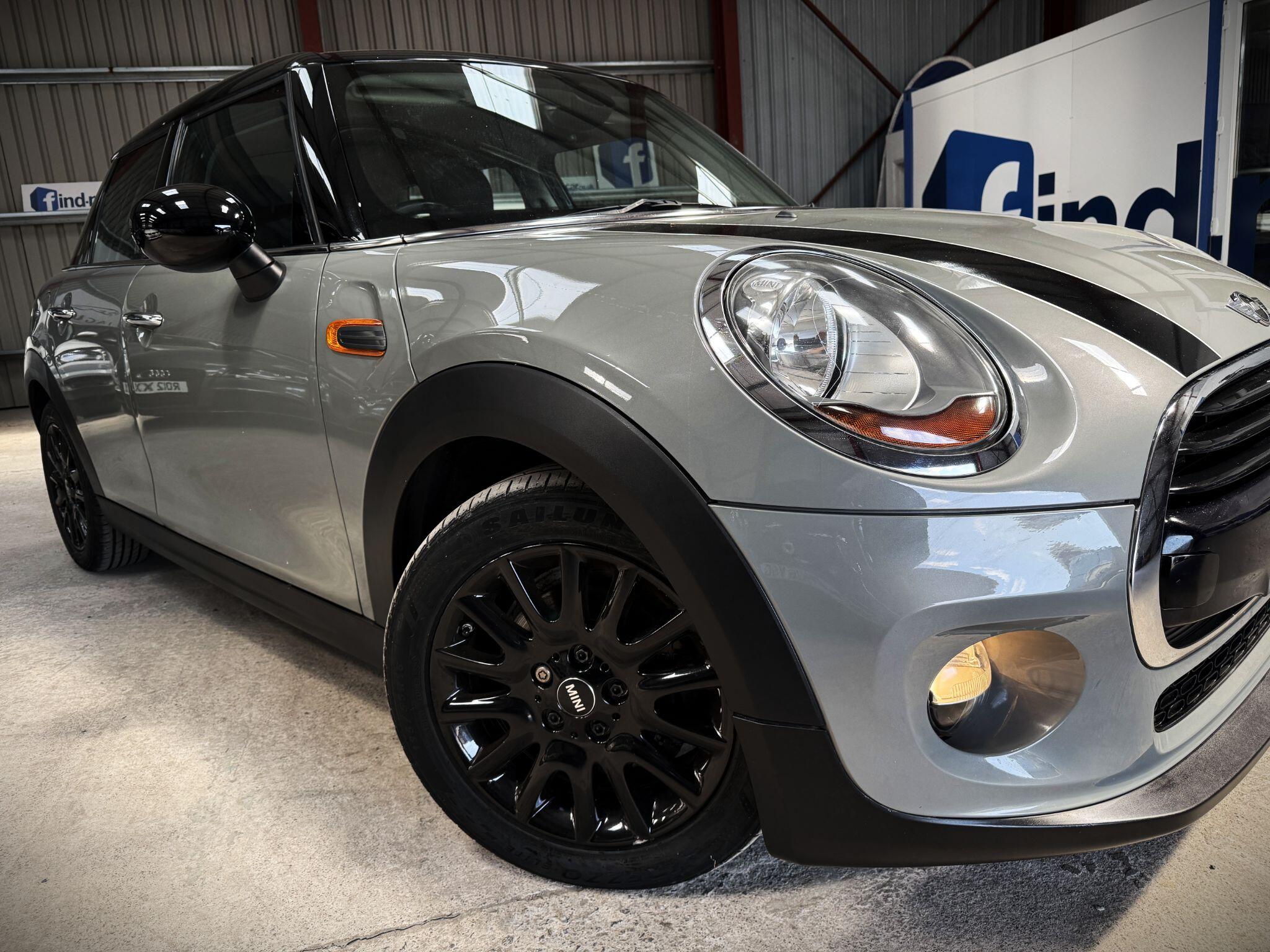 Mini Cooper view 15