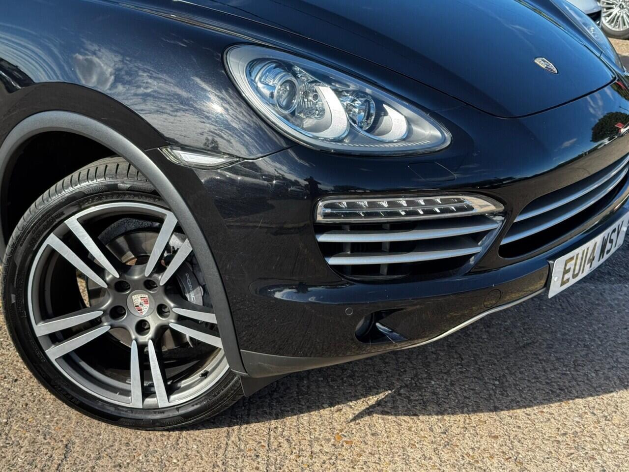 Porsche Cayenne view 24