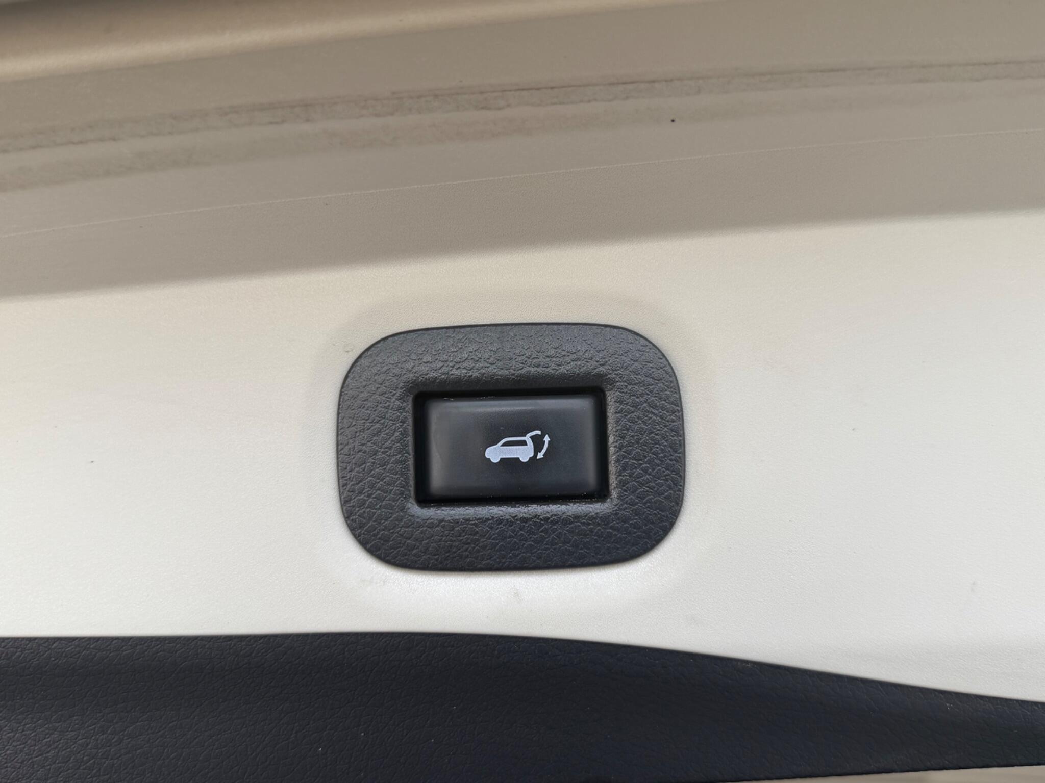 Nissan X-Trail view 14