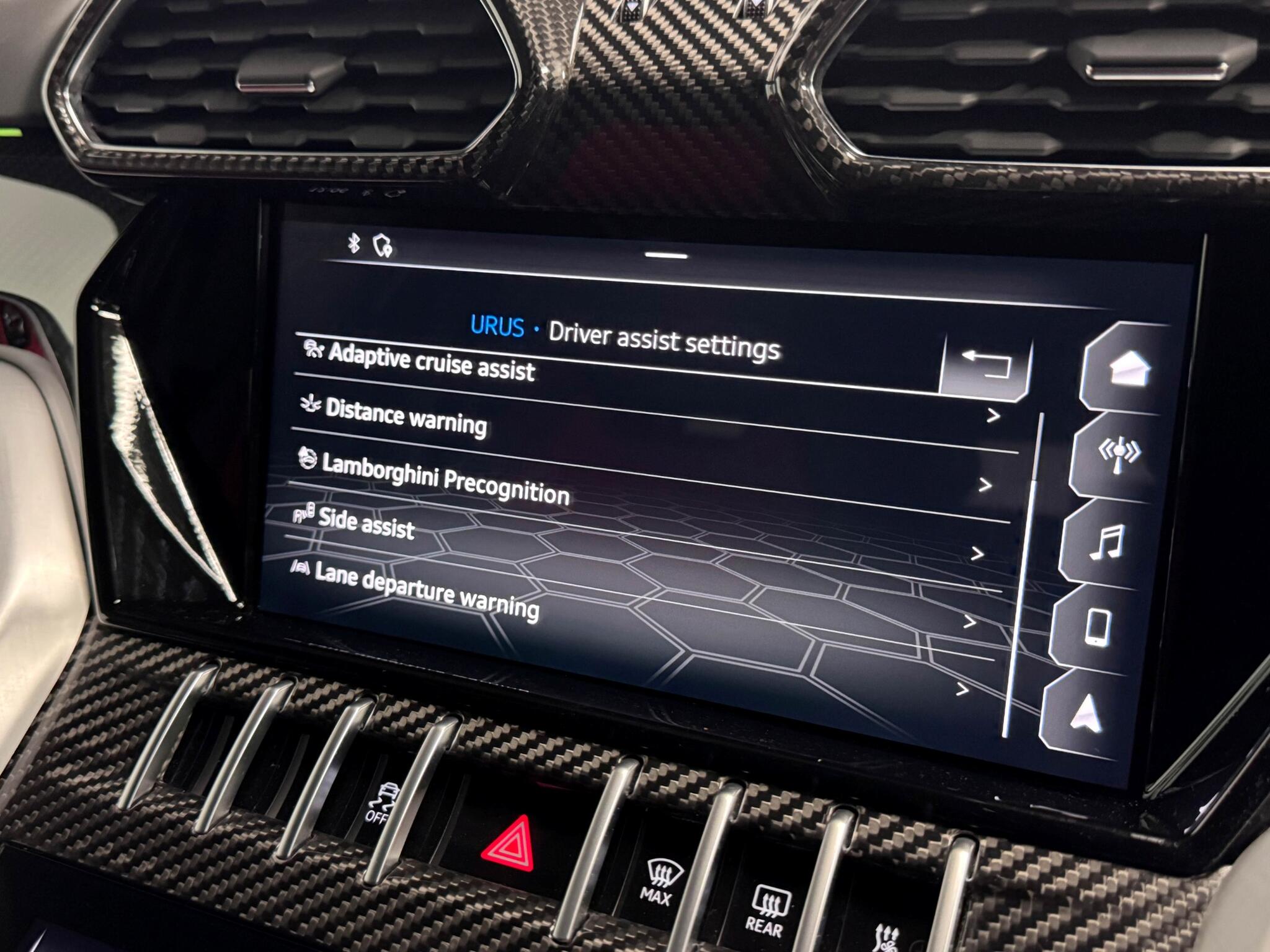 Lamborghini Urus view 73