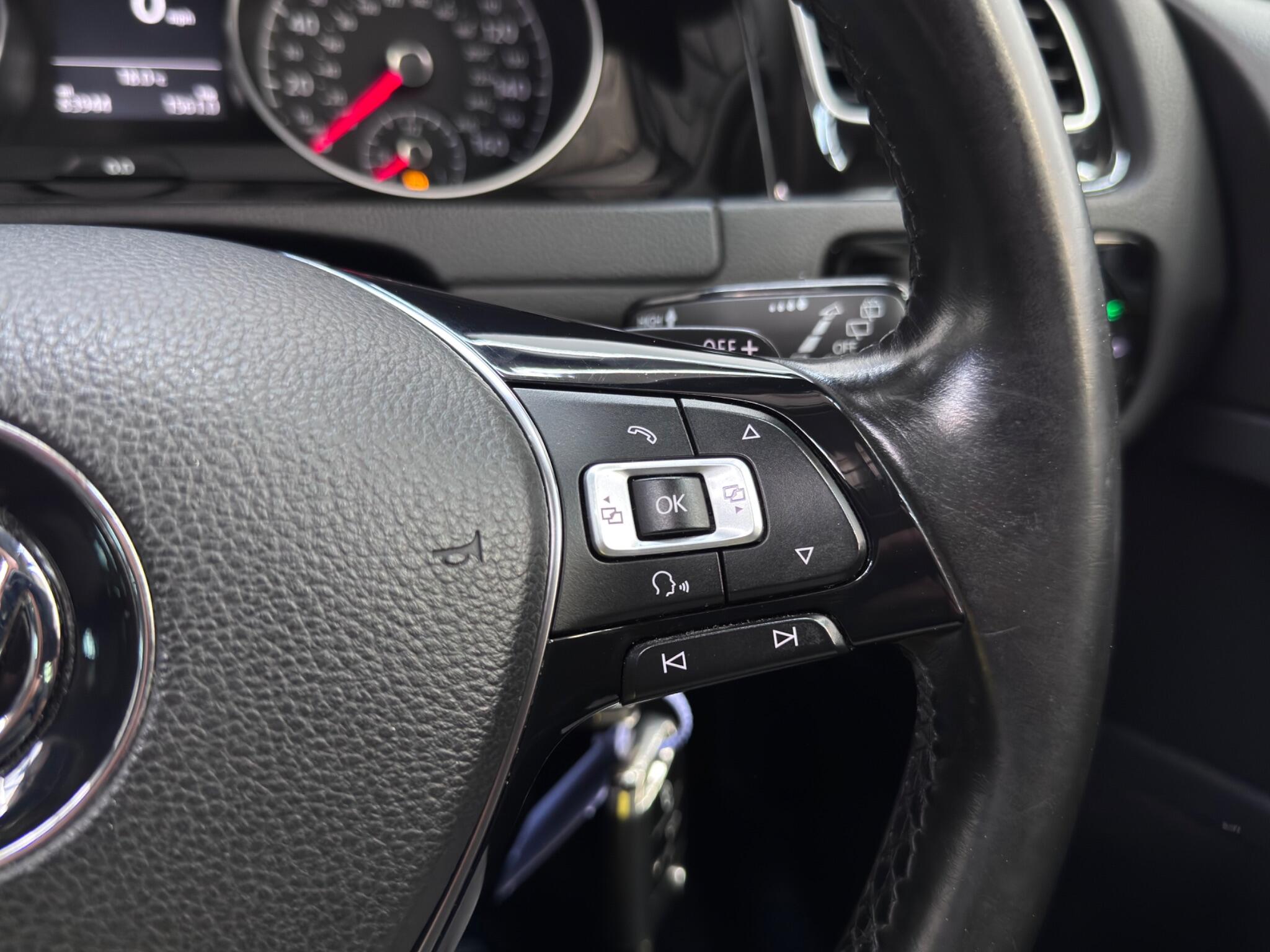 Volkswagen Golf view 45