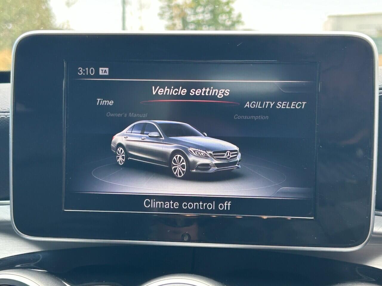 Mercedes-Benz C-Class view 32