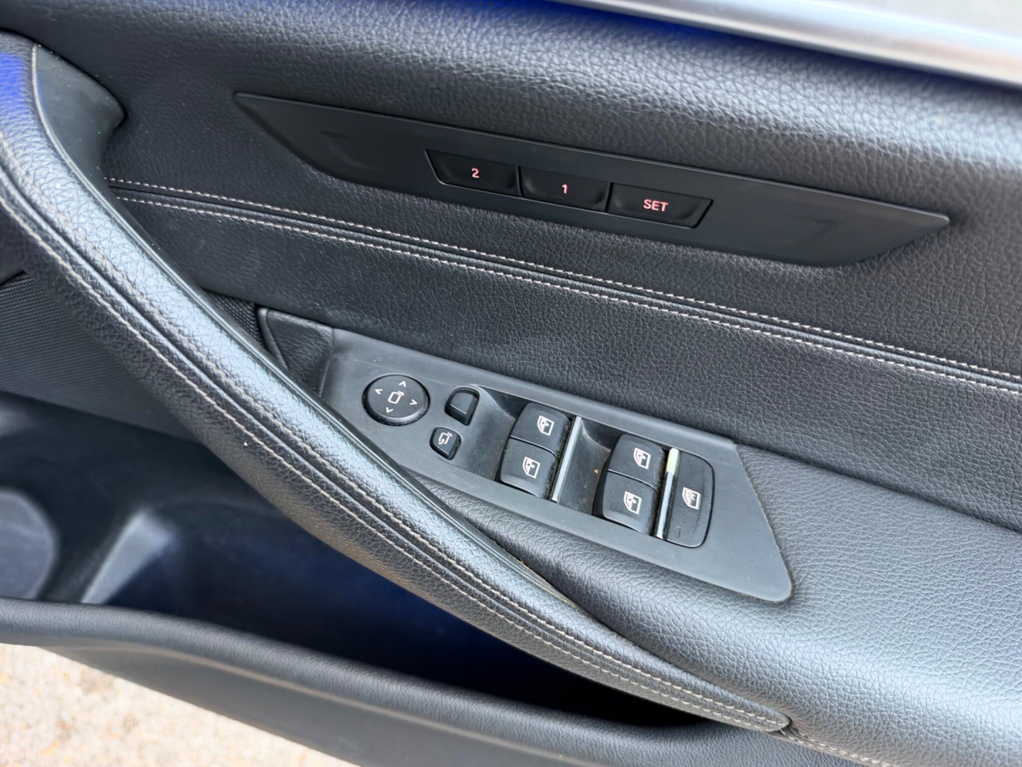 BMW 5 Series view 22