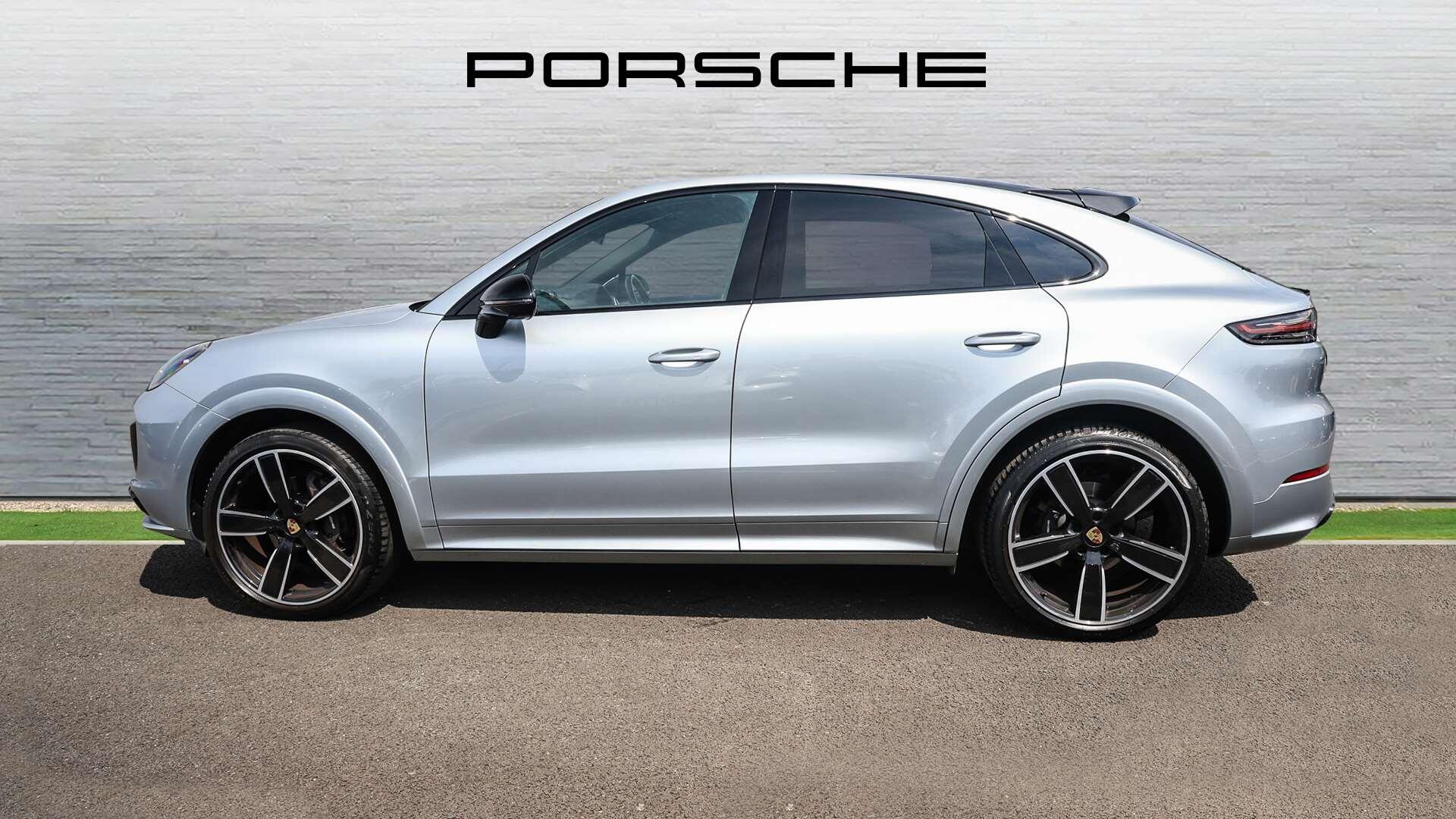 Porsche Cayenne view 8