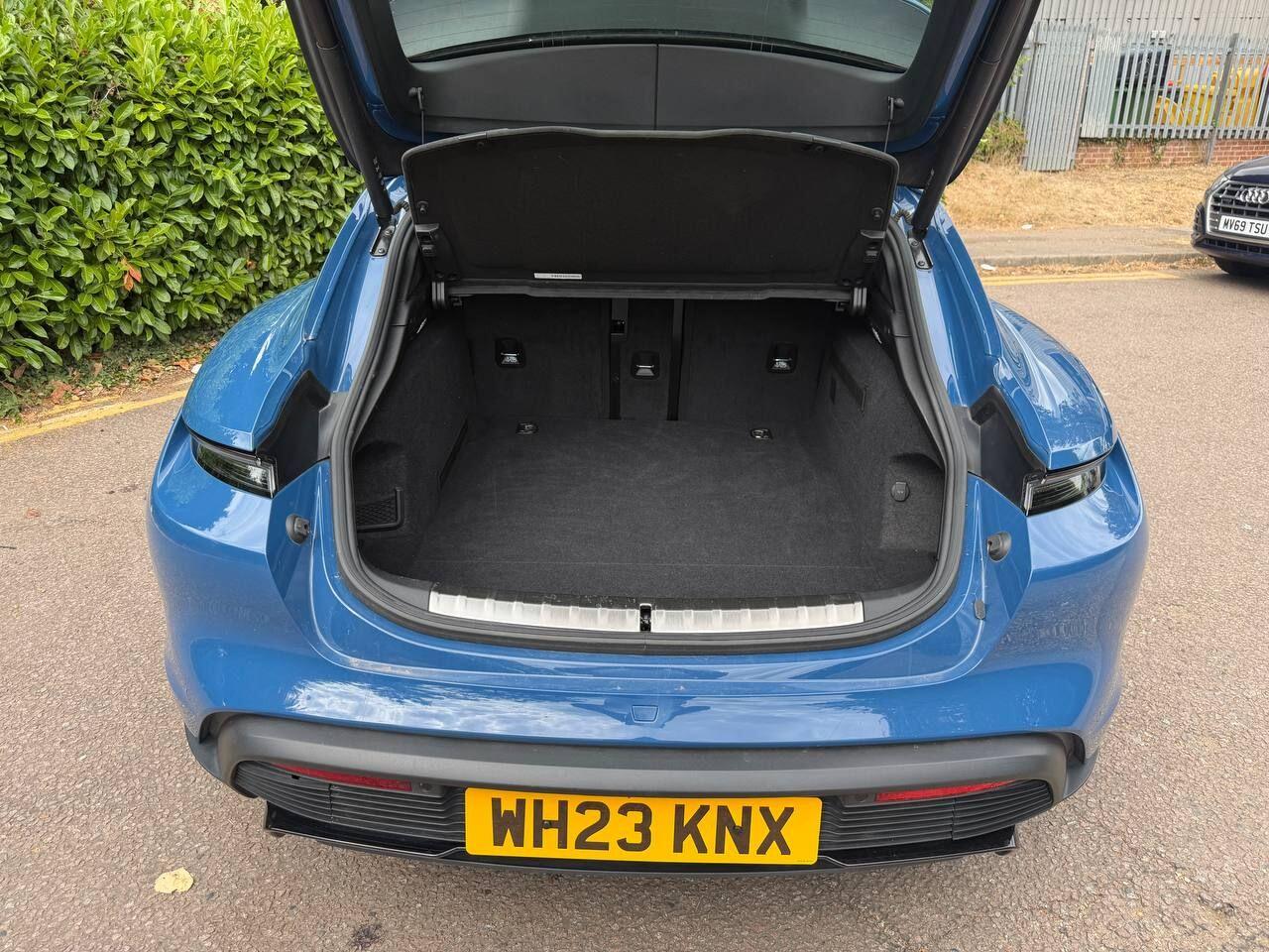 Porsche Taycan view 87
