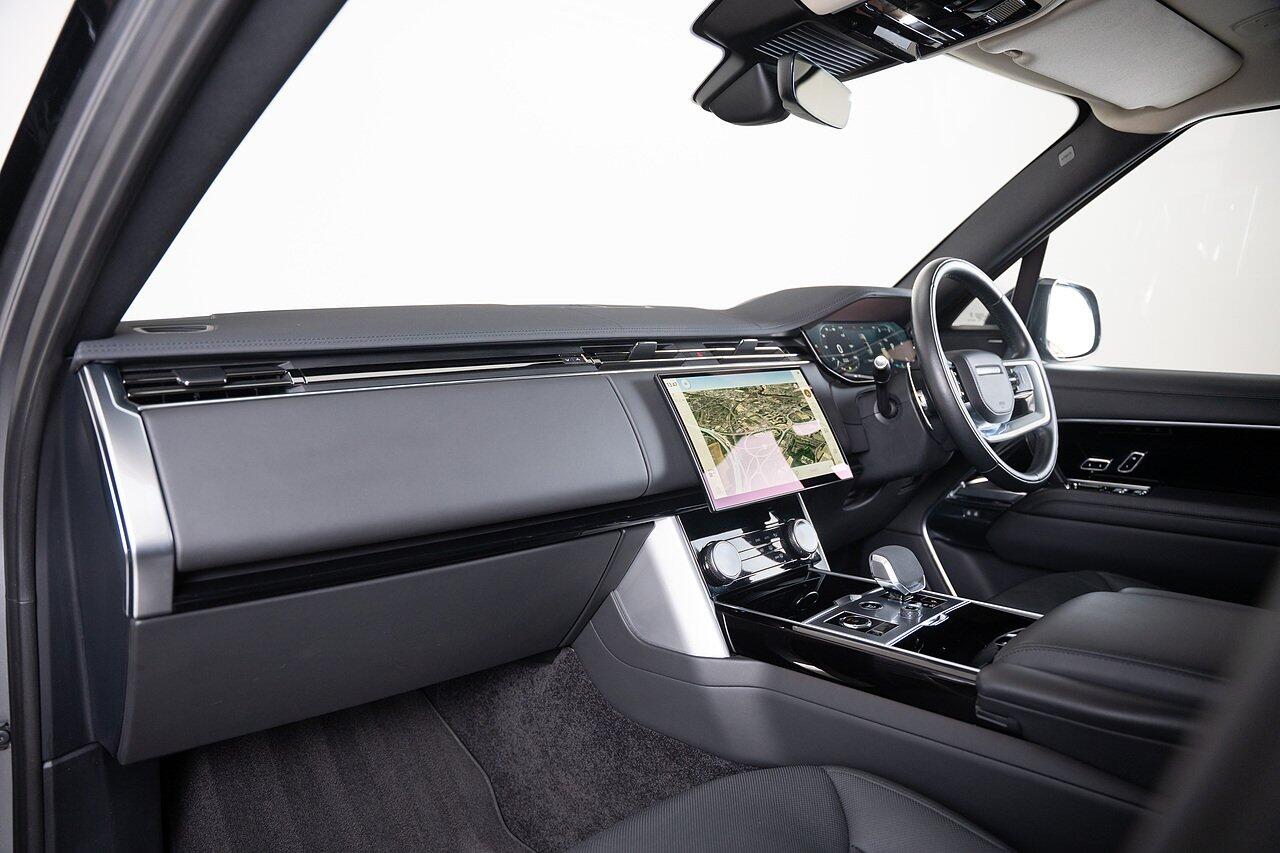 Land Rover Range Rover view 21
