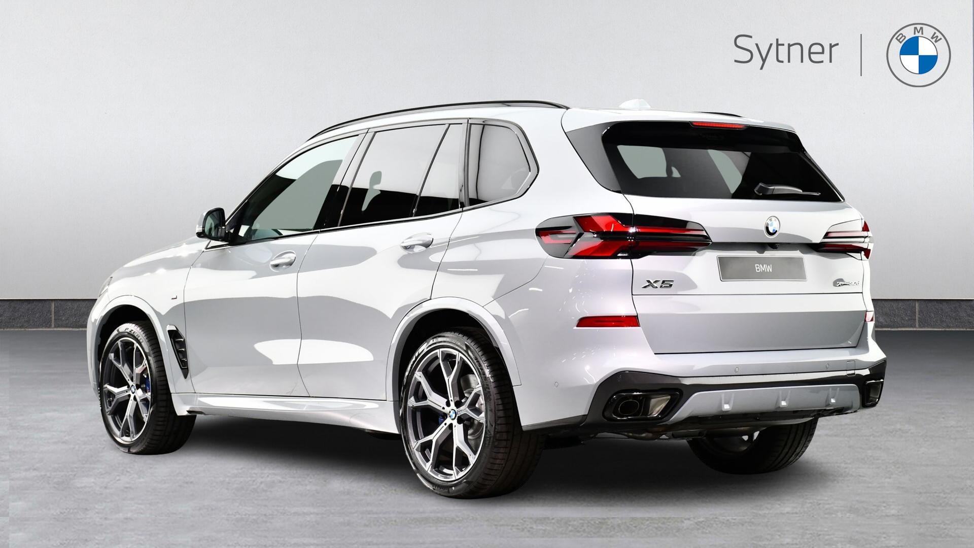 BMW X5 view 2