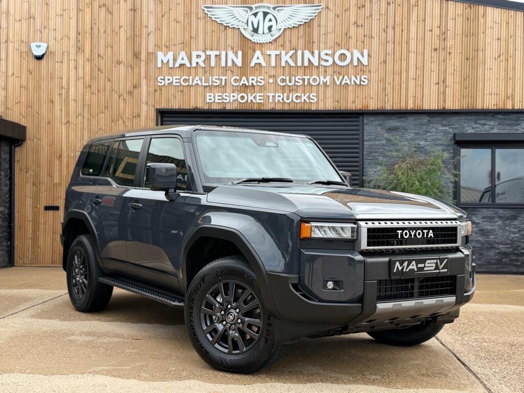 Toyota Land Cruiser main image