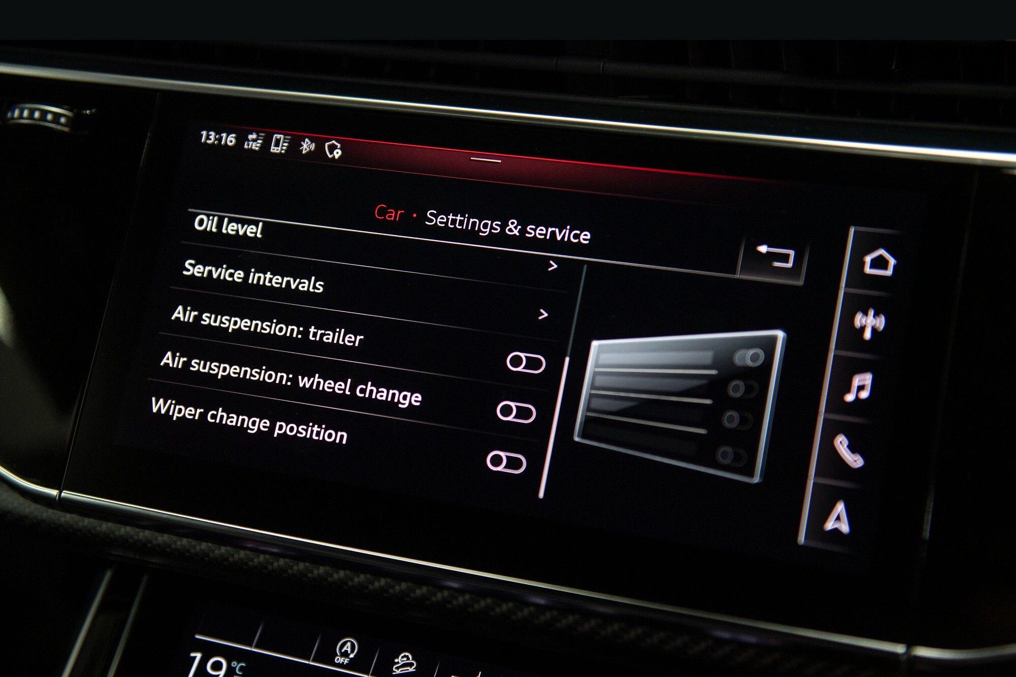 Audi RSQ8 view 25