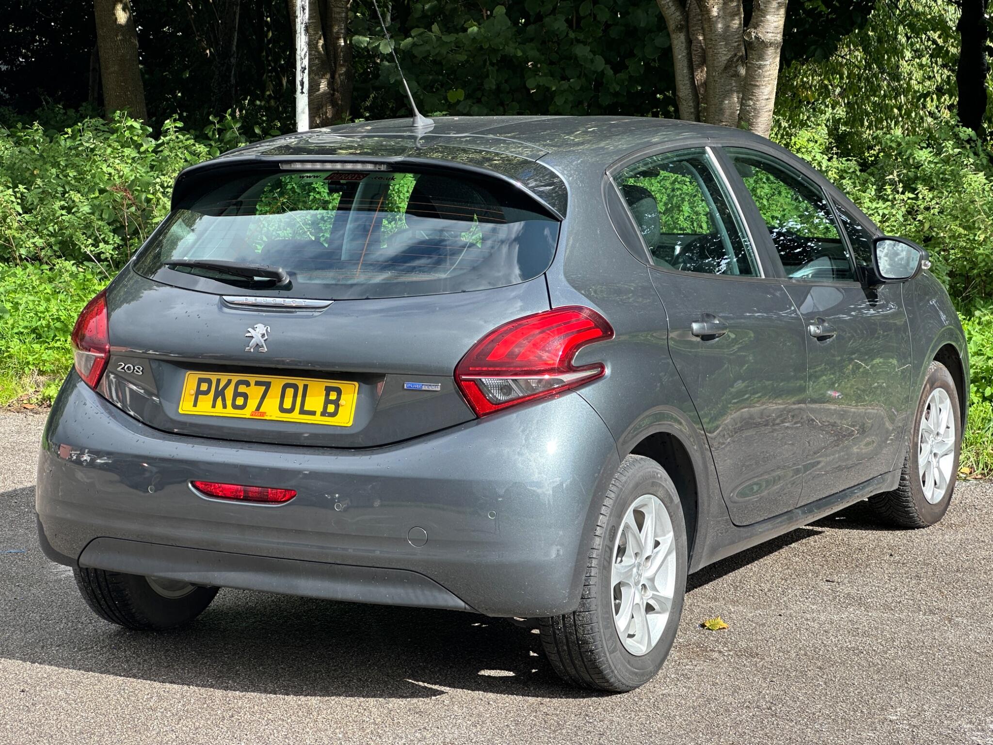 Peugeot 208 view 7