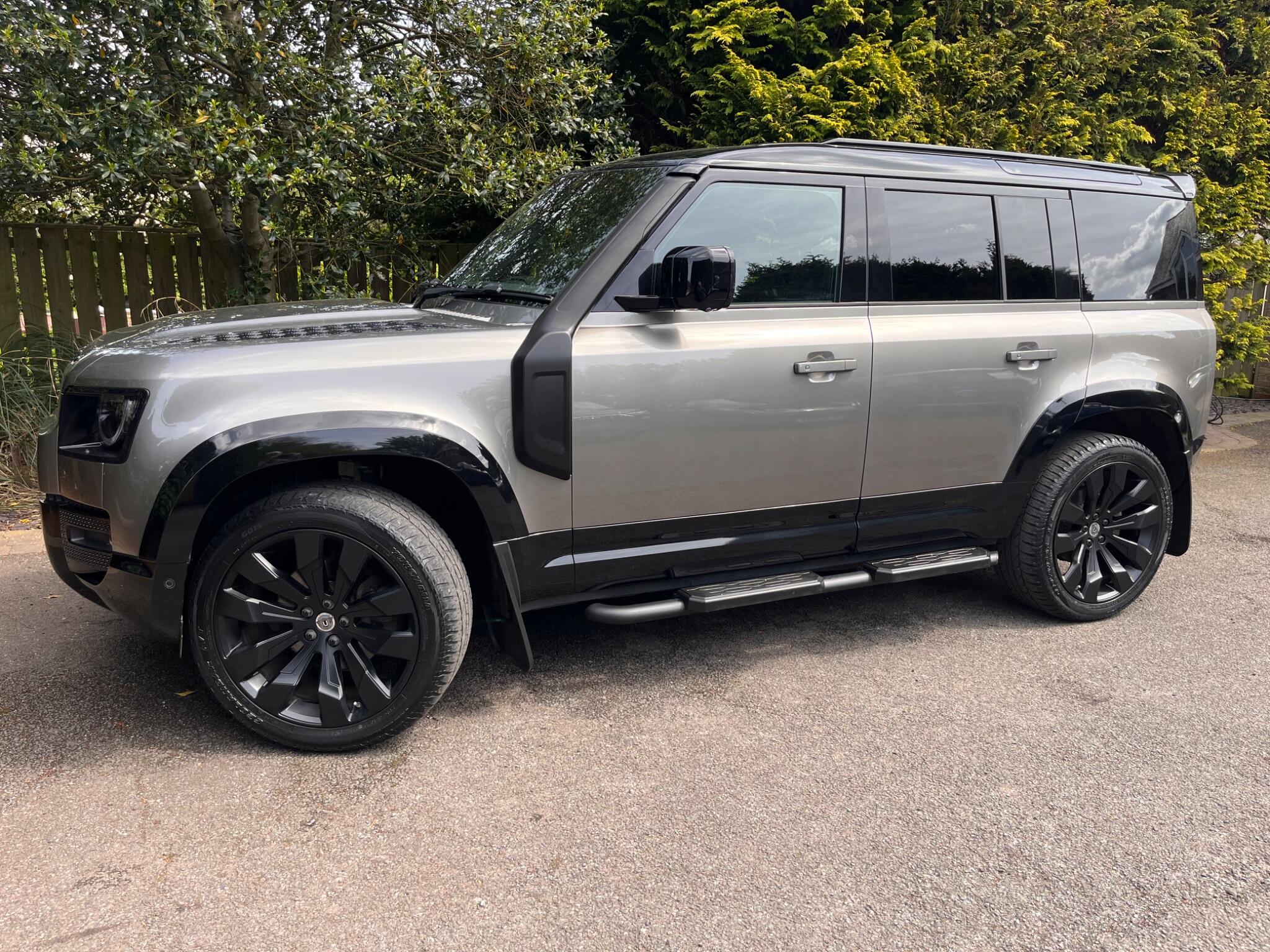 Land Rover Defender view 7